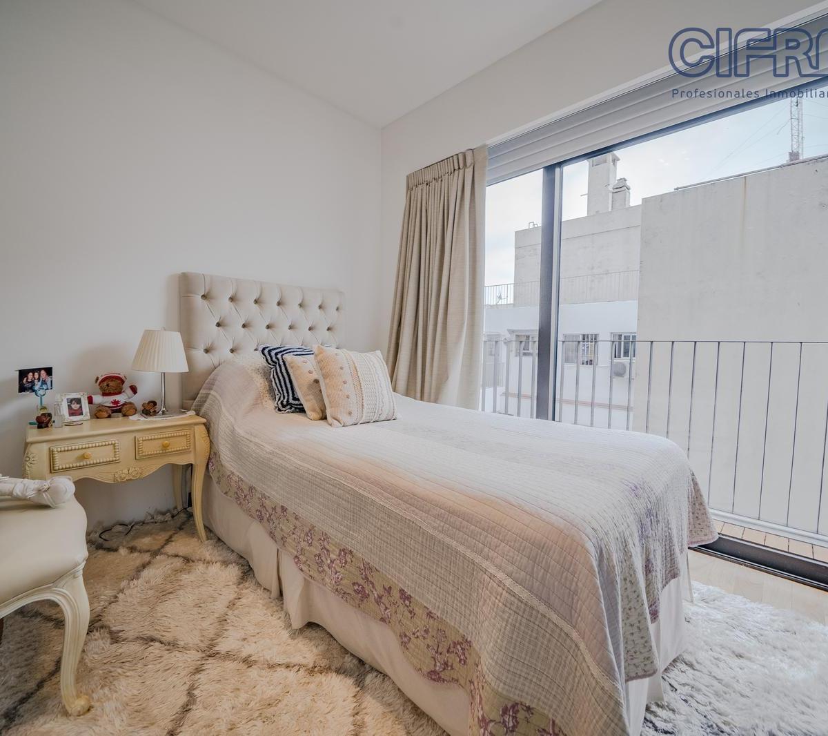 Espectacular Semipiso de 4 Ambientes, 3 Cocheras, Al Frente Balcón Aterrazado Torre Azcuy 1