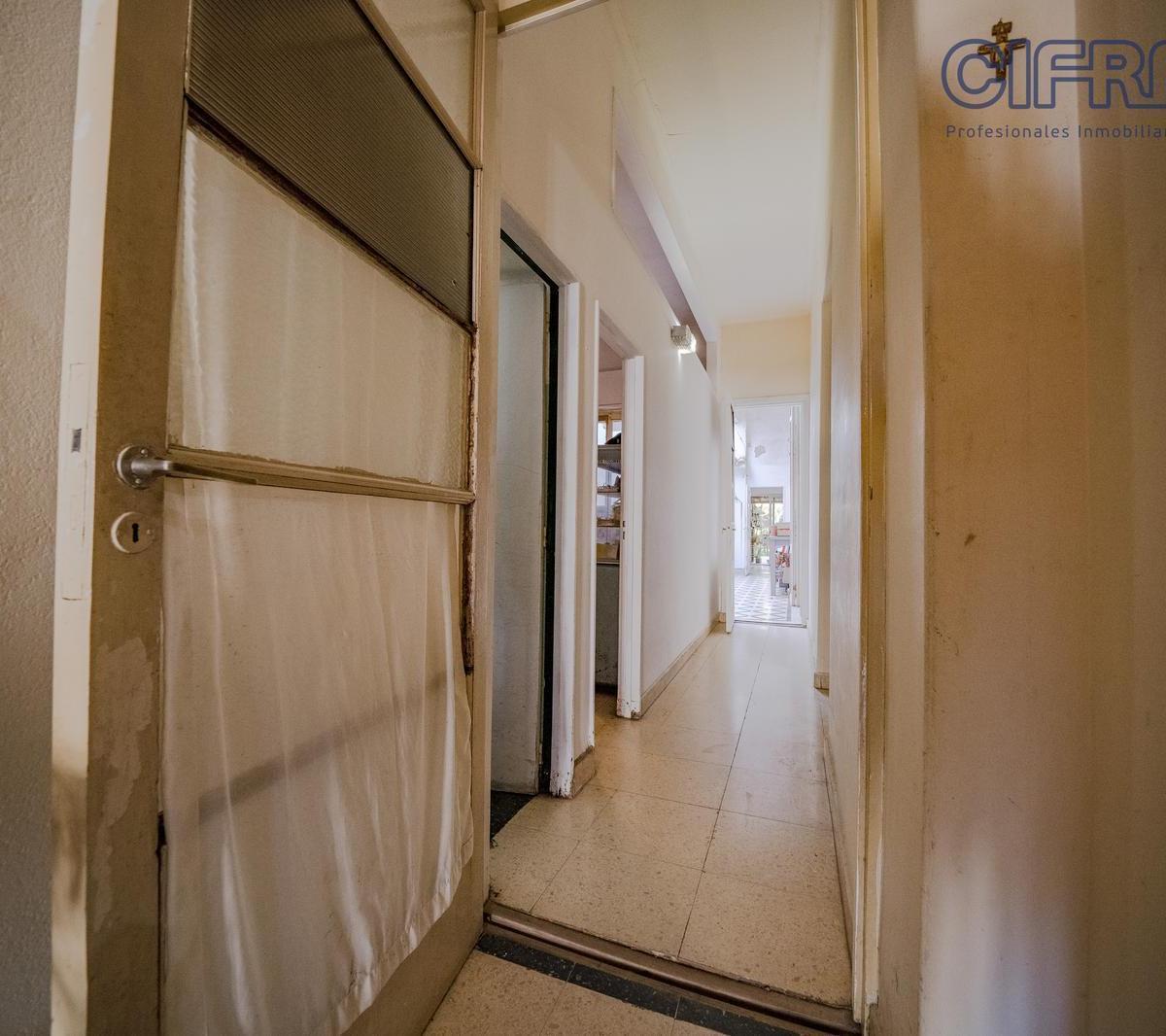 Casa 5 Dorm. Lote 8.66 X 41 Garage Quincho Terrazas Jardín Fondo Arbolado. 2