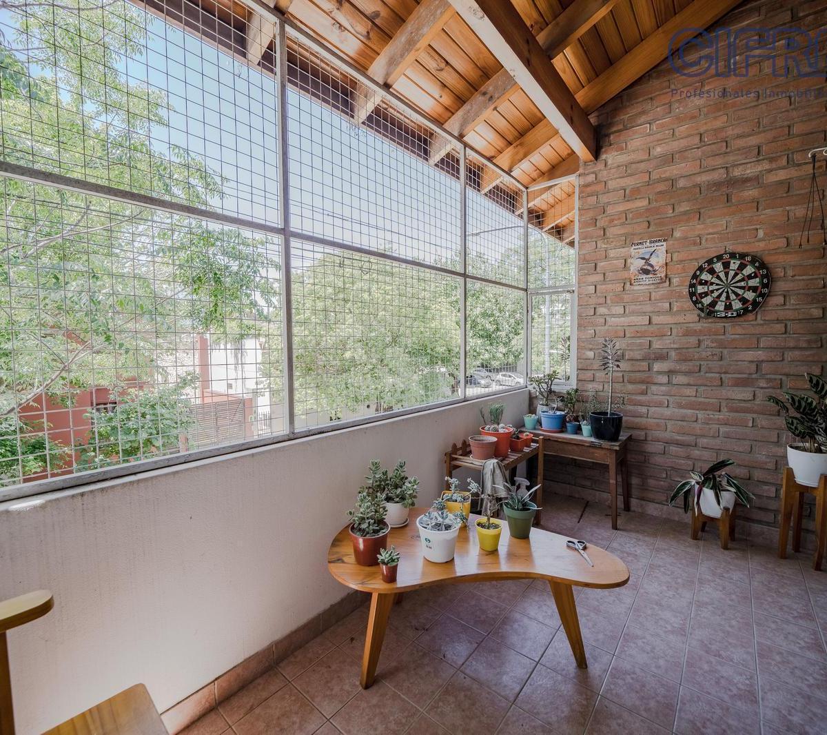 Casa en Lote Propio 5 Ambientes en Duplex con Jardín y Garaje. Lote 8.66 X 25 5