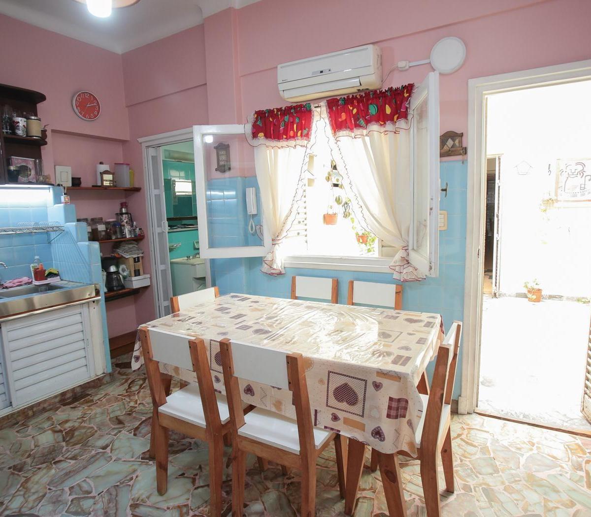 PH en 1er Piso por Escalera Ideal Para 2 Familias, Cómodos Ambientes con Patio y Terraza 4