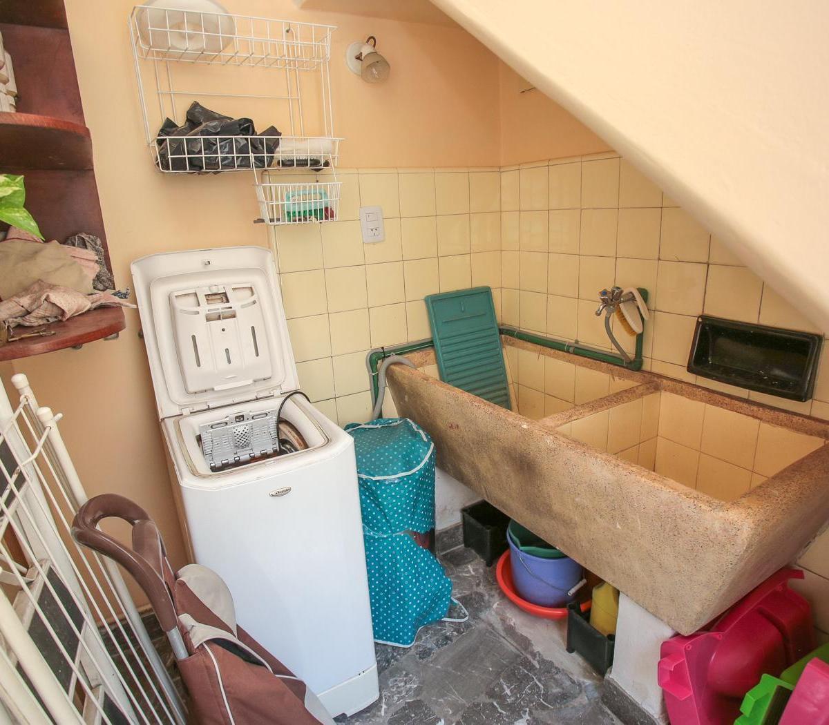 PH en 1er Piso por Escalera Ideal Para 2 Familias, Cómodos Ambientes con Patio y Terraza 1