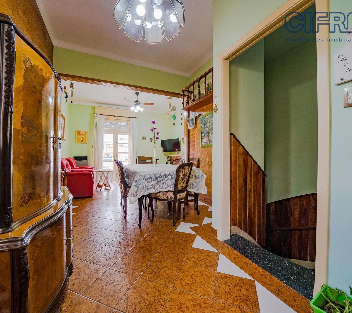 PH 1er Piso por Escalera, Entrada Indepte en Duplex. Ideal Dos Familias. 2 Amb y 4 Ambientes 2