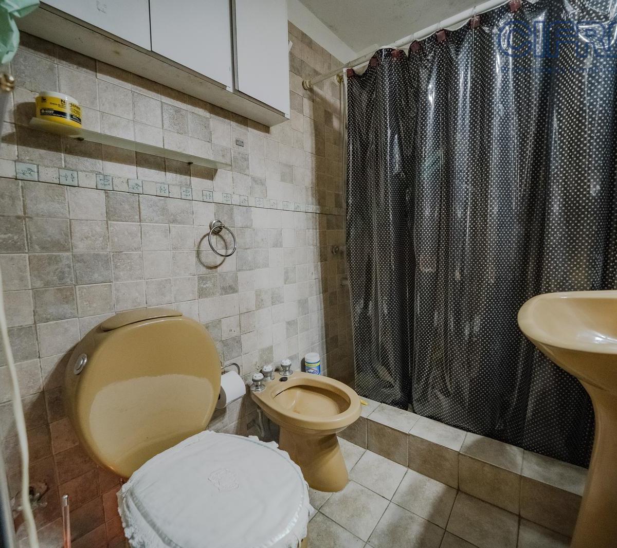 Foto de Departamento en PB de 2 ambientes con quincho y jardín en Coghlan, imagen 4