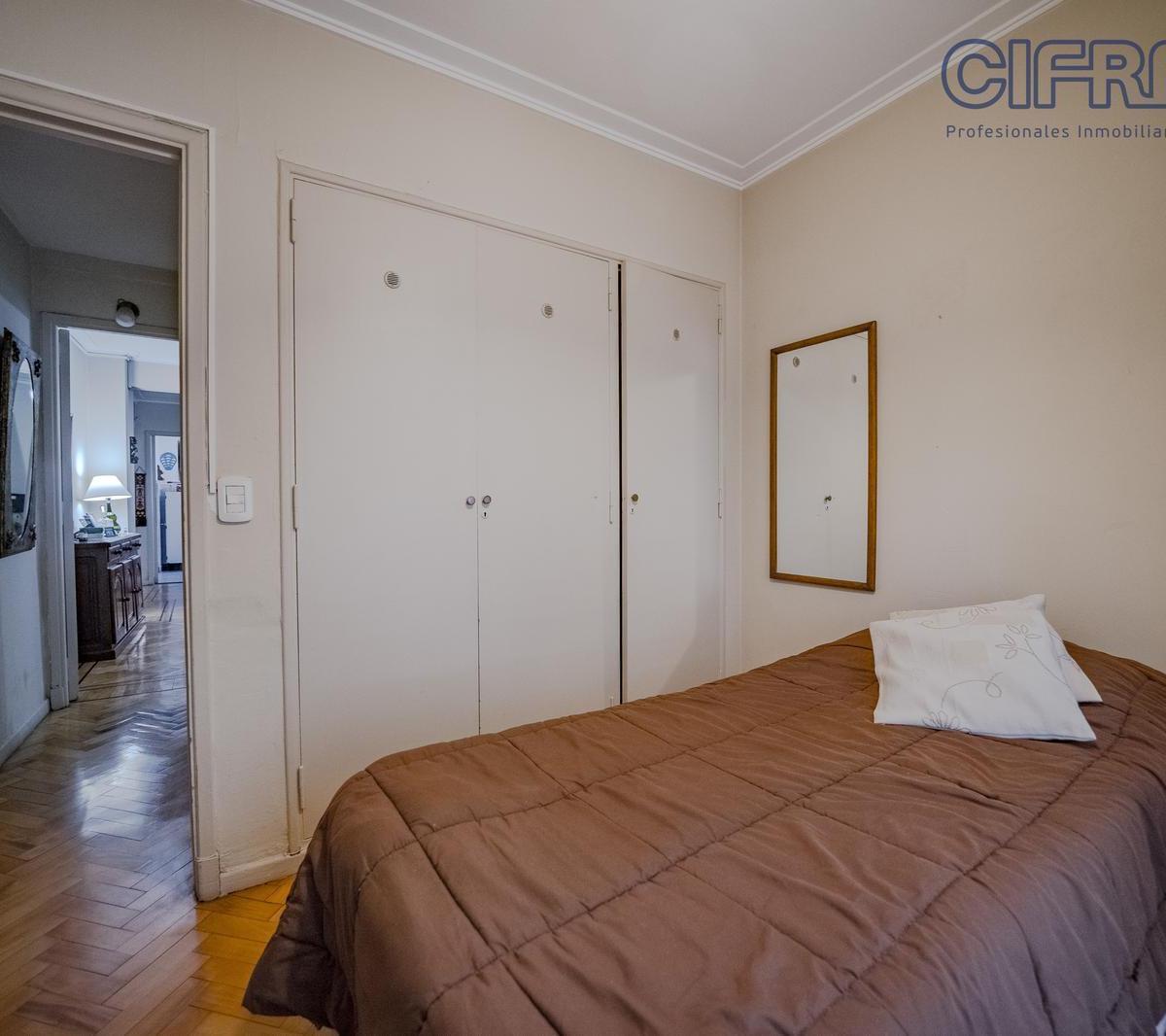Departamento de 3 Ambientes con Gran Patio y Balcon 4