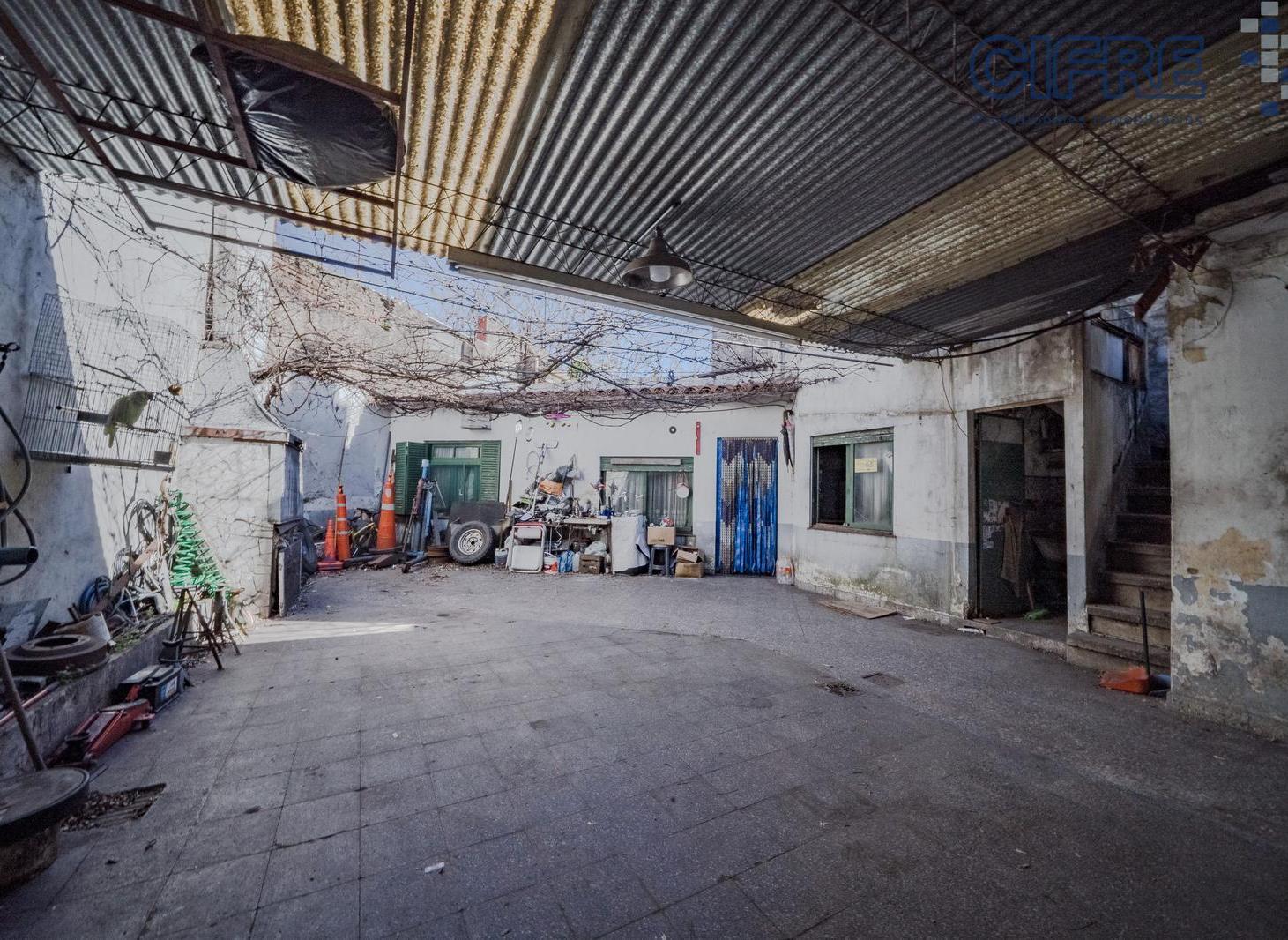 Foto de Lote IRREGULAR casa a la venta con salida a dos calles zonificación, imagen 5