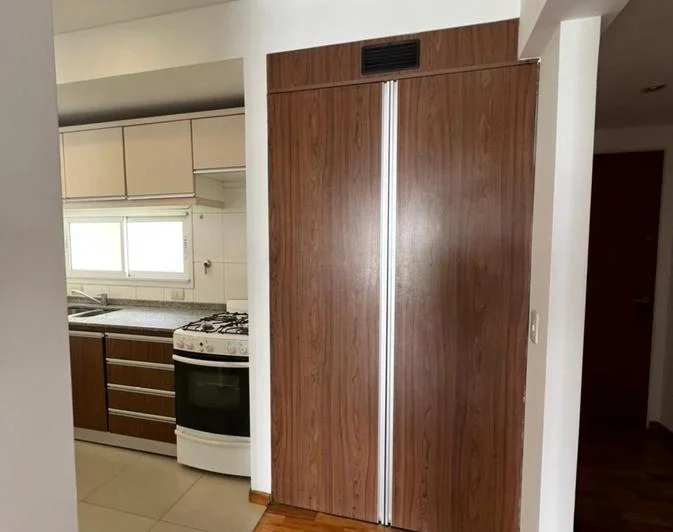 Departamento de 3 ambientes con 2 baños, balcón aterrazado, cochera fija y cubierta. 3