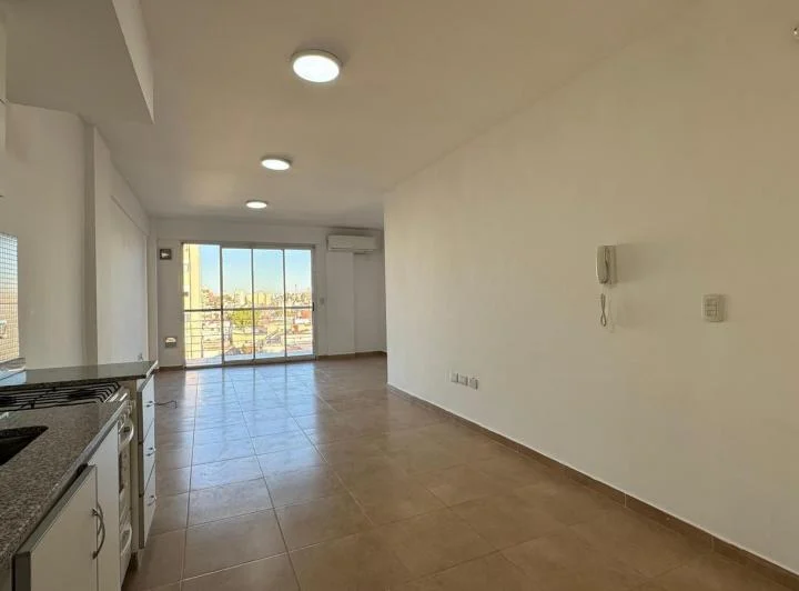 Departamento monoambiente con balcón corrido en alquiler en Villa Pueyrredon 5