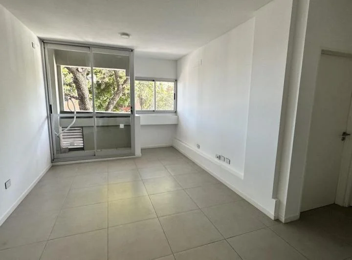 Departamento de 2 ambientes con balcón interno con renta vigente! 3