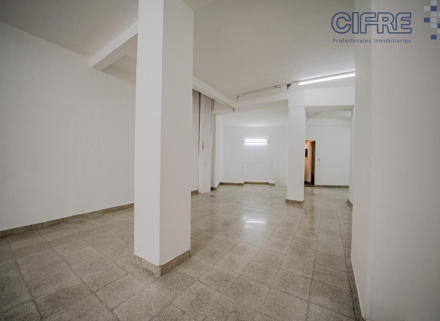 Foto de BAJÓ DE PRECIO! Local 160m2 sobre Av. Forest de 4.60x13.44 subsuelo., imagen 5