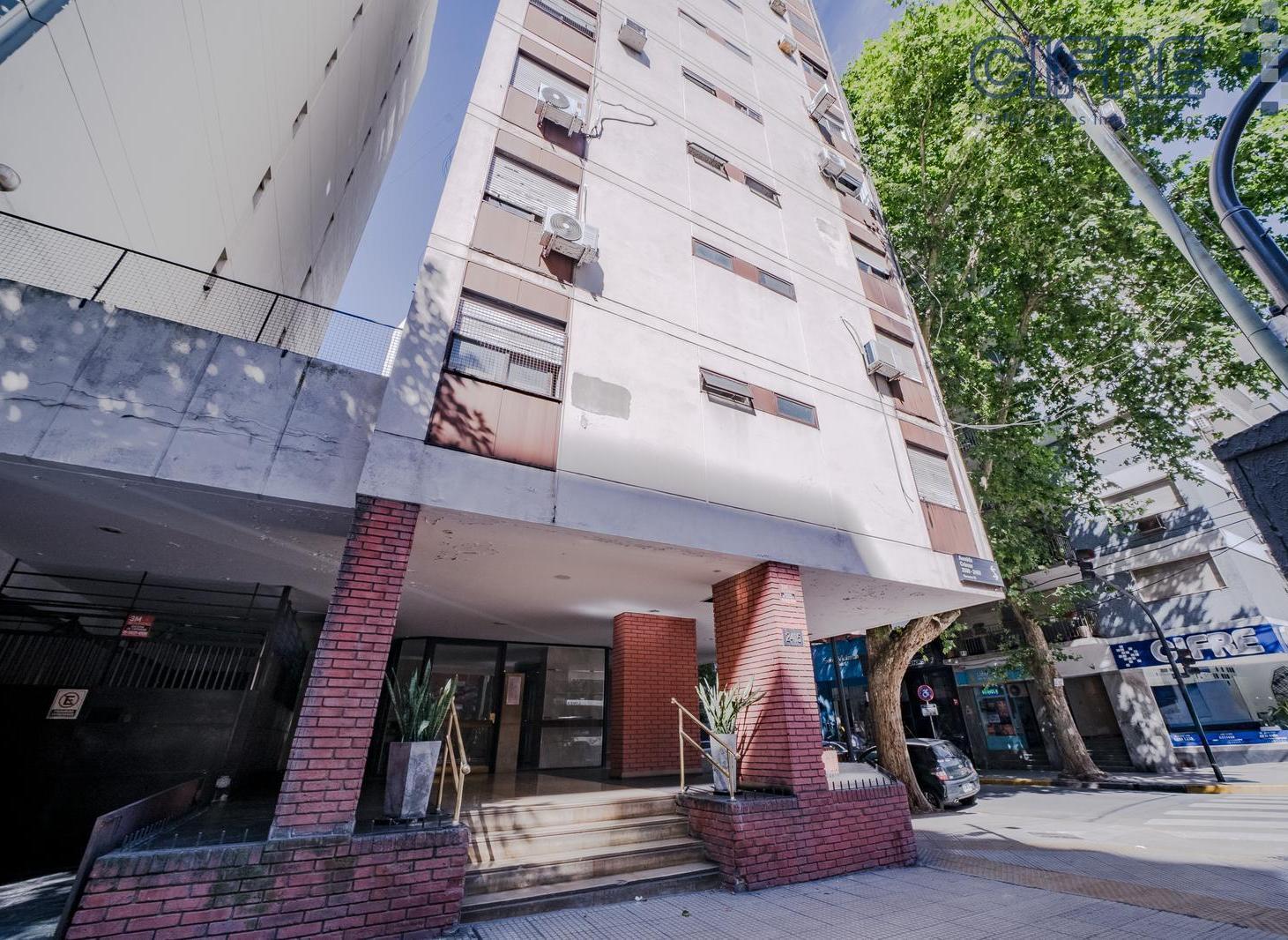 Departamento de 4 ambientes 2 baños (1 en suite) con balcón en Belgrano