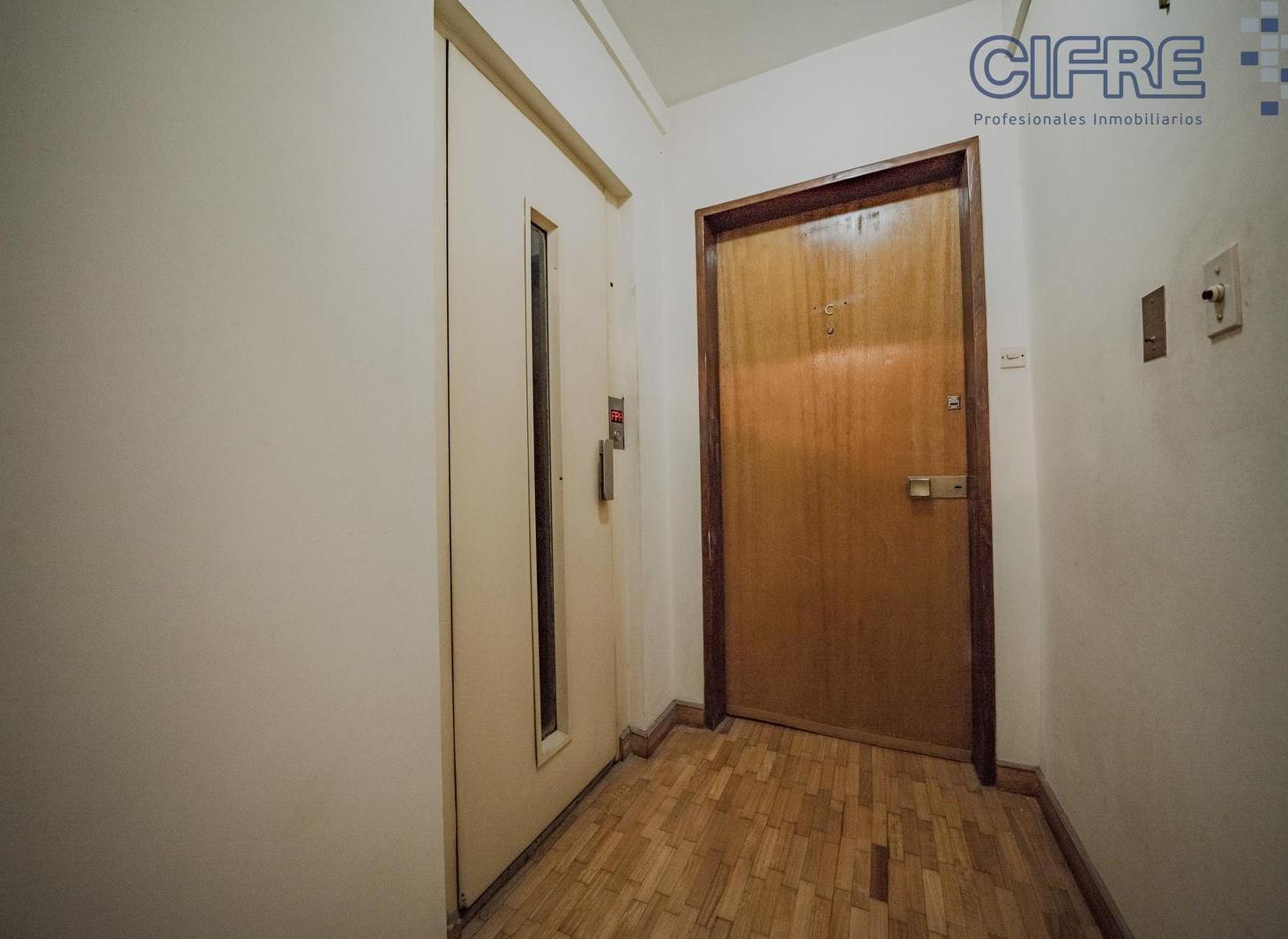 Foto de Departamento en Colegiales de 3 ambientes, dependencia, 2 baños, patio, imagen 3