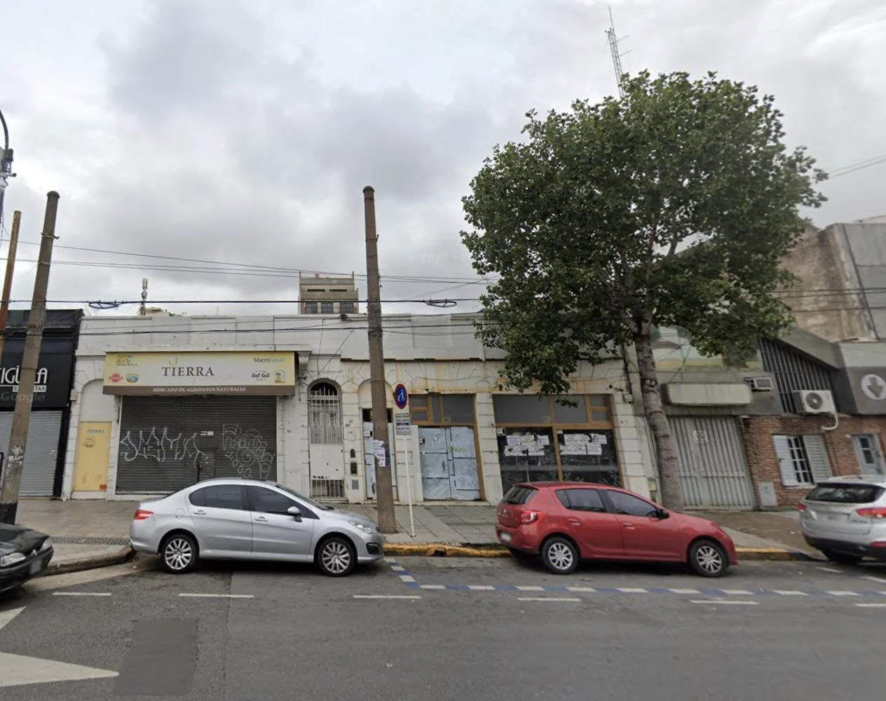 BAJÓ DE PRECIO! DOBLE LOTE de 640,2m2 Zonificación USAM 2850m2 vendibles aprox