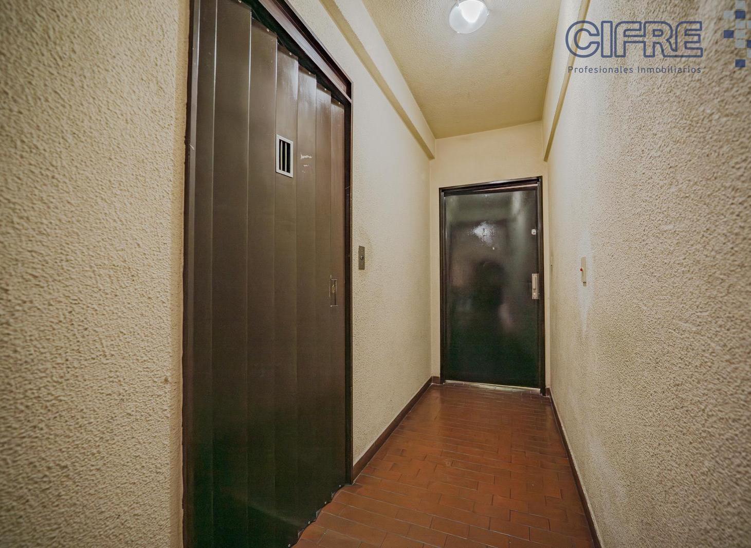 Foto de Departamento de 4 ambientes con 2 baños completos y gran balcón al, imagen 3