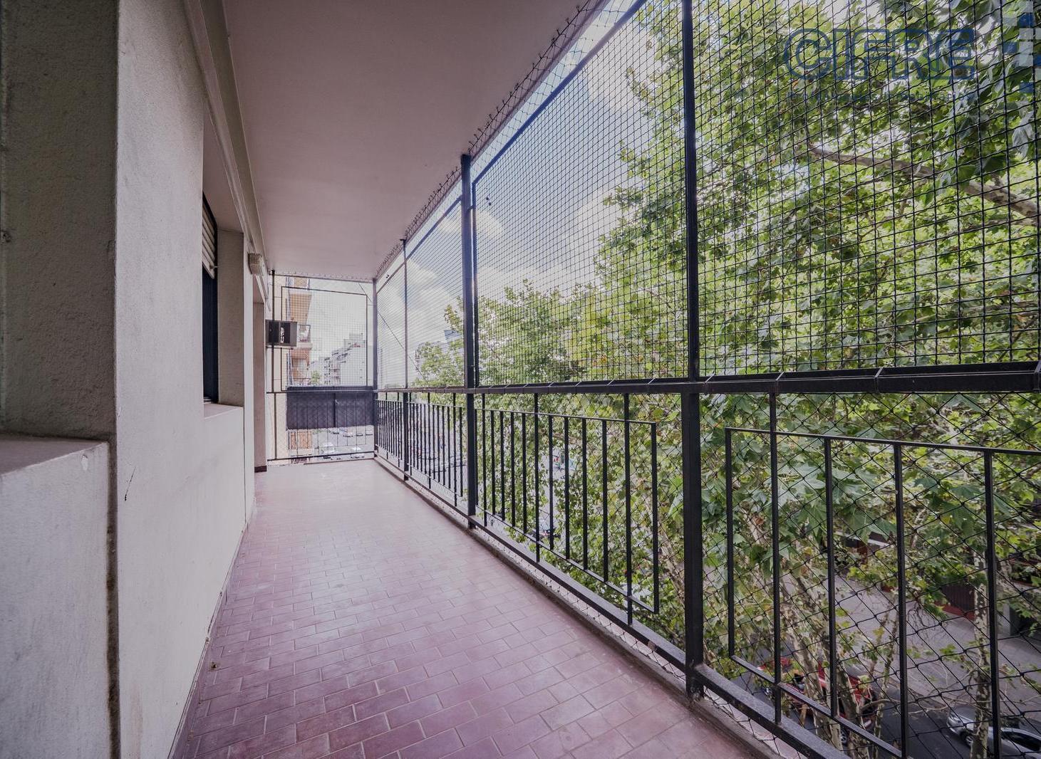 Foto de Departamento de 4 ambientes con 2 baños completos y gran balcón al, imagen 2