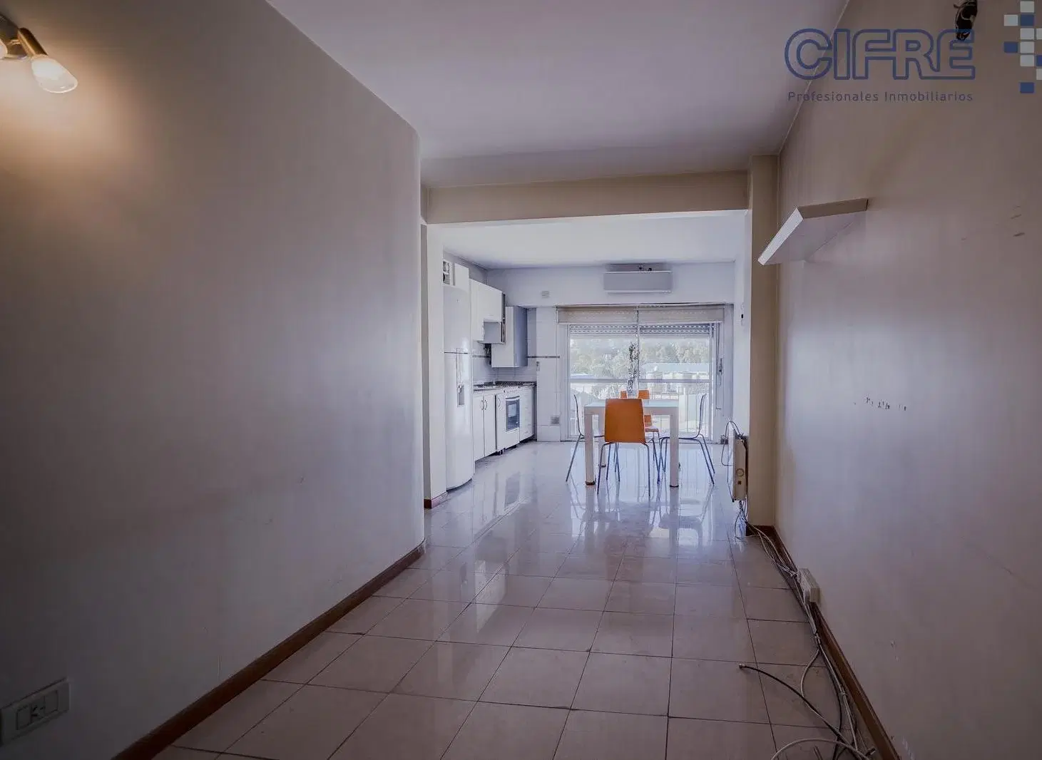 Departamento de 3 ambientes en 3er piso x escalera. Bajas expensas 2