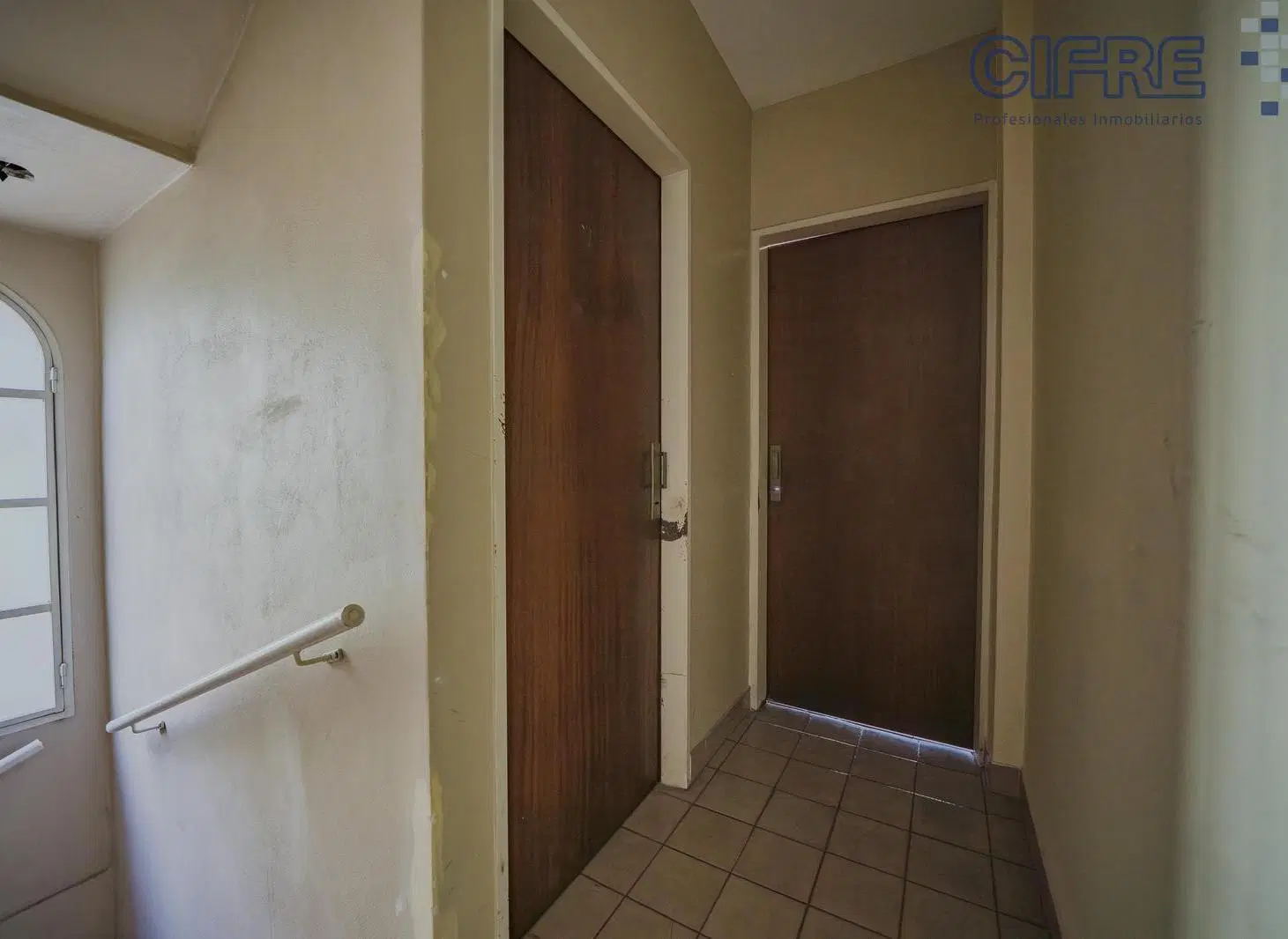 Departamento de 3 ambientes en 3er piso x escalera. Bajas expensas 3
