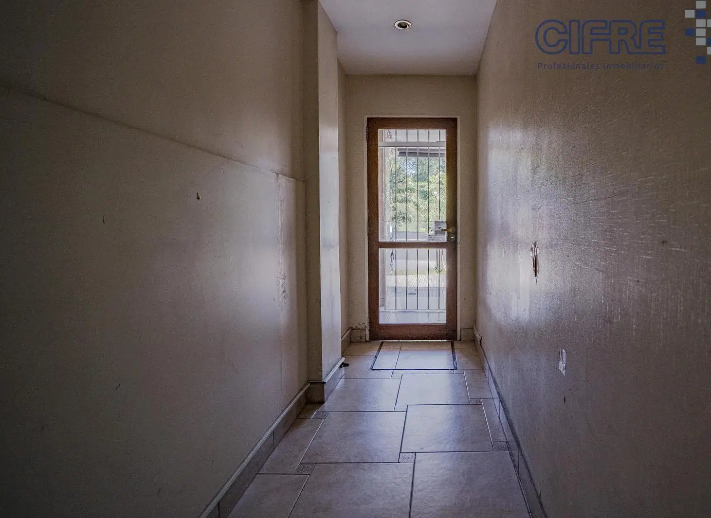Departamento de 3 ambientes en 3er piso x escalera. Bajas expensas 4