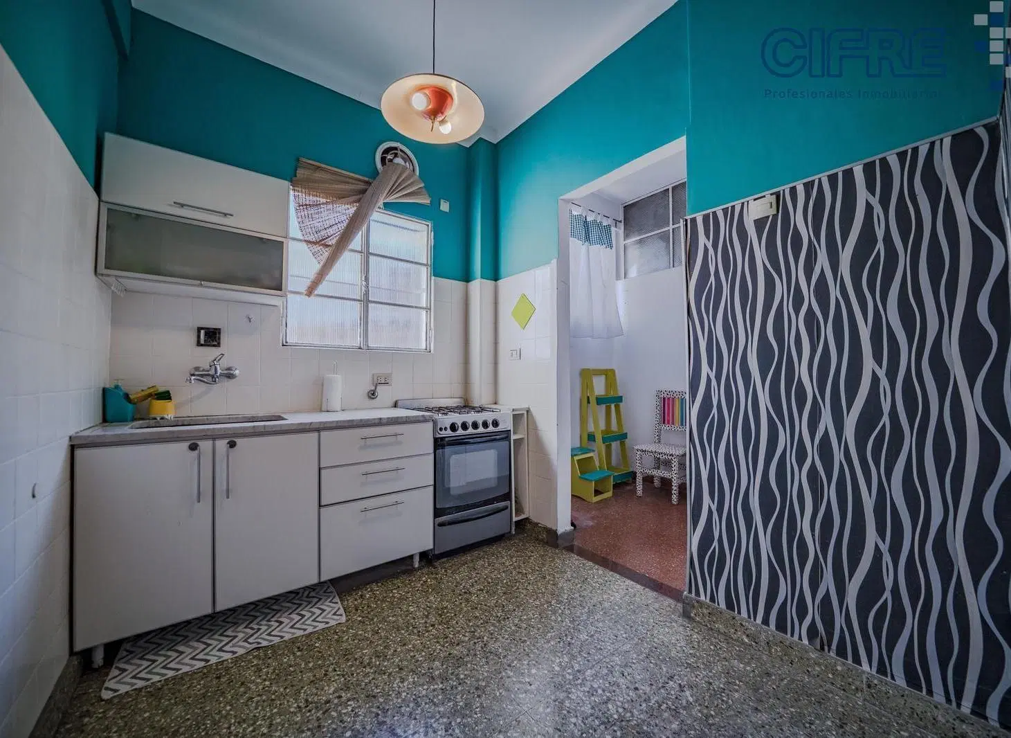 Muy buen departamento 2 ambientes Villa Devoto por escalera en primer piso 4