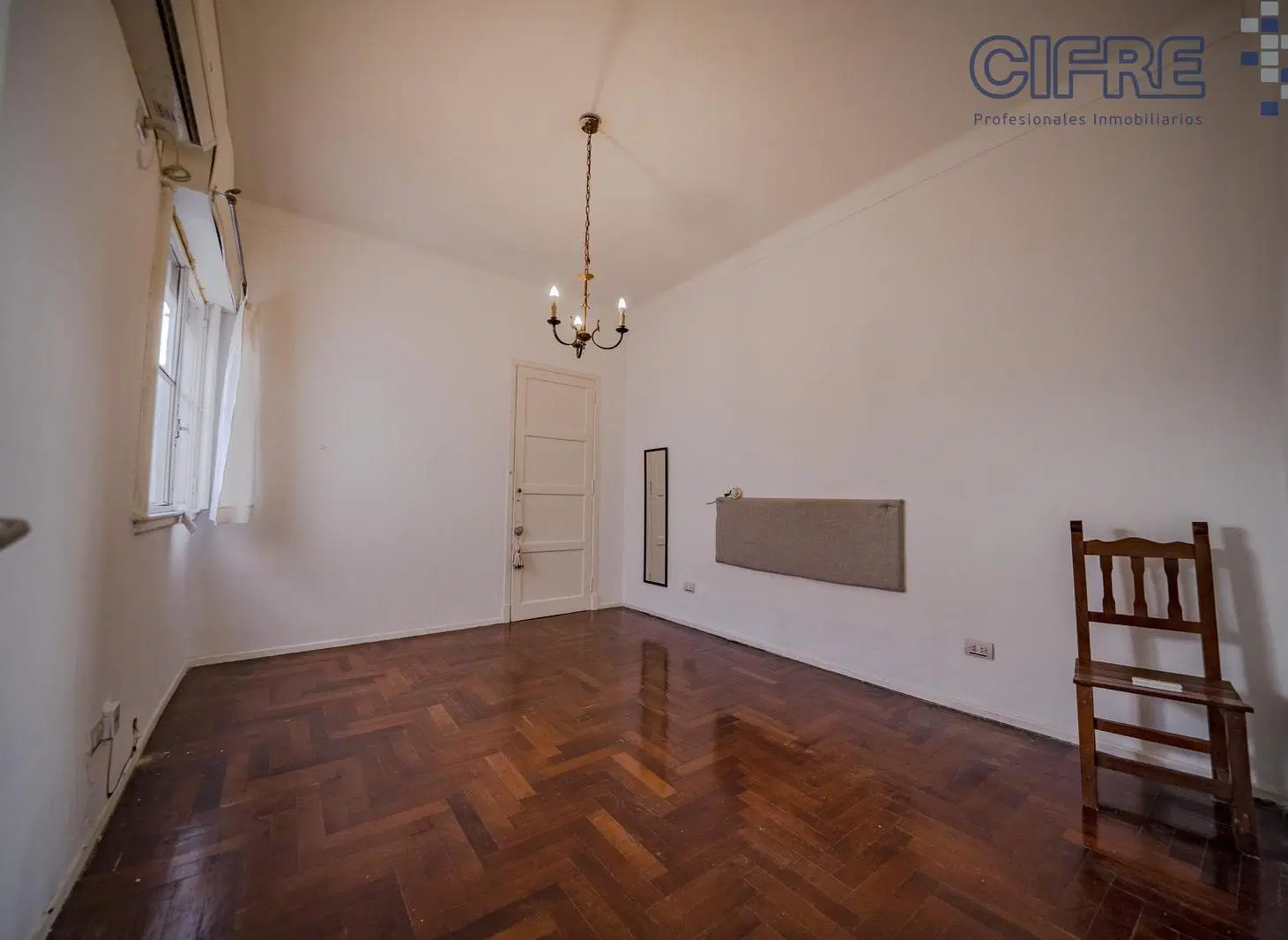 Muy buen departamento 2 ambientes Villa Devoto por escalera en primer piso 5