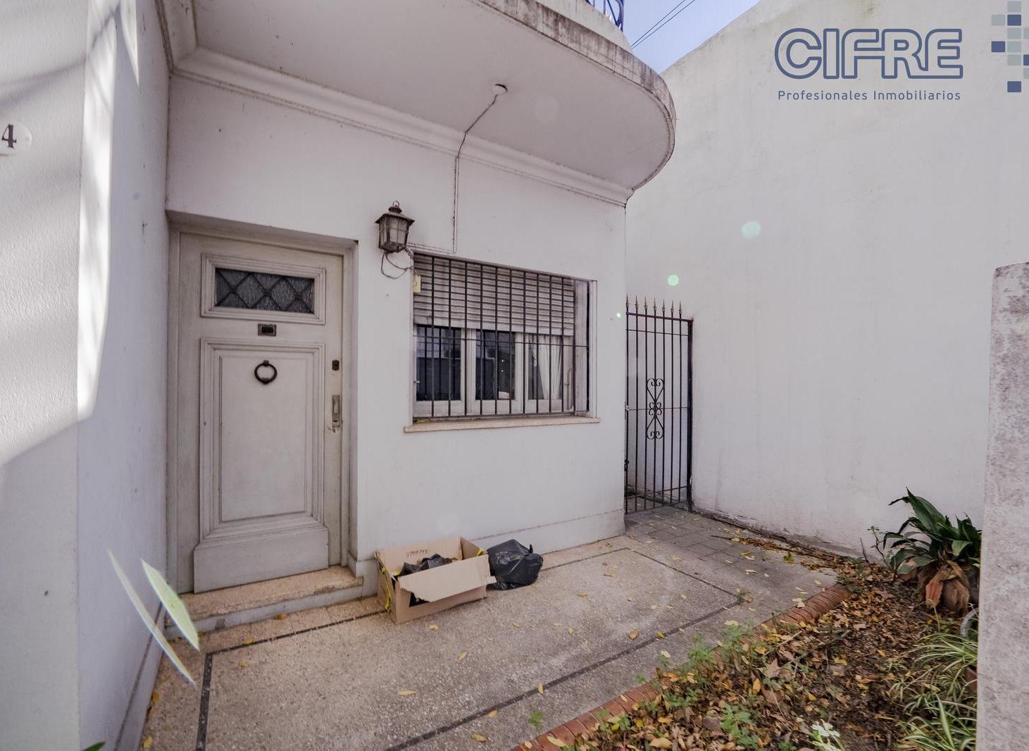 Casa en Floresta 4 ambientes con jardín A refaccionar 8,67 x 26,53