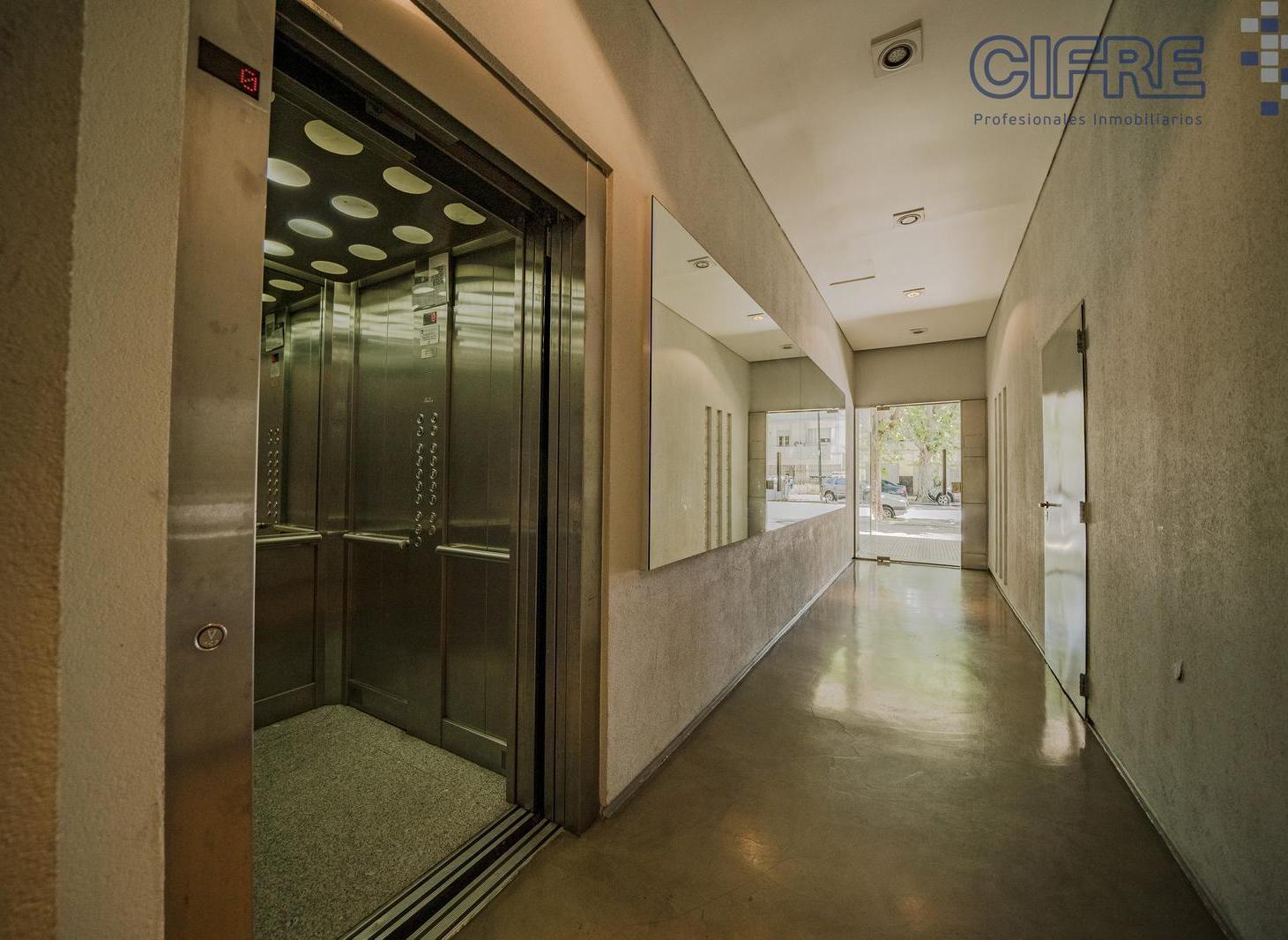 Foto de Departamento 2 ambientes cochera fija y descubierta. Balcón aterrazado, imagen 4