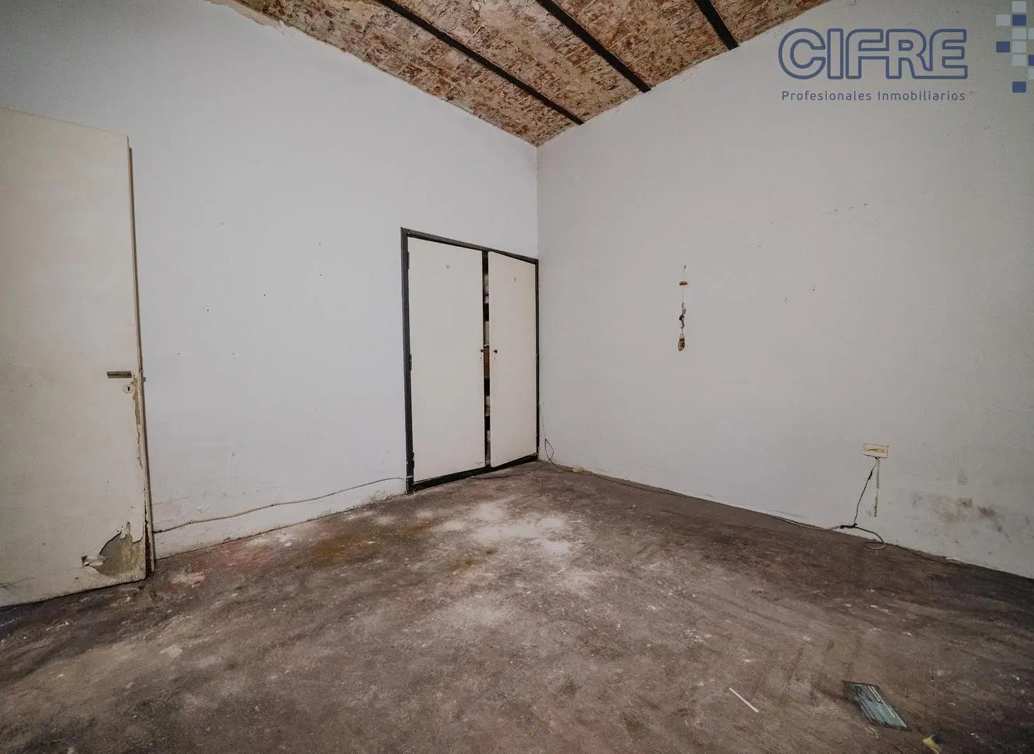 PH Villa Pueyrredon, al frente y a refaccionar, plano aprobado para 4 amb con garage en dos plantas. 2