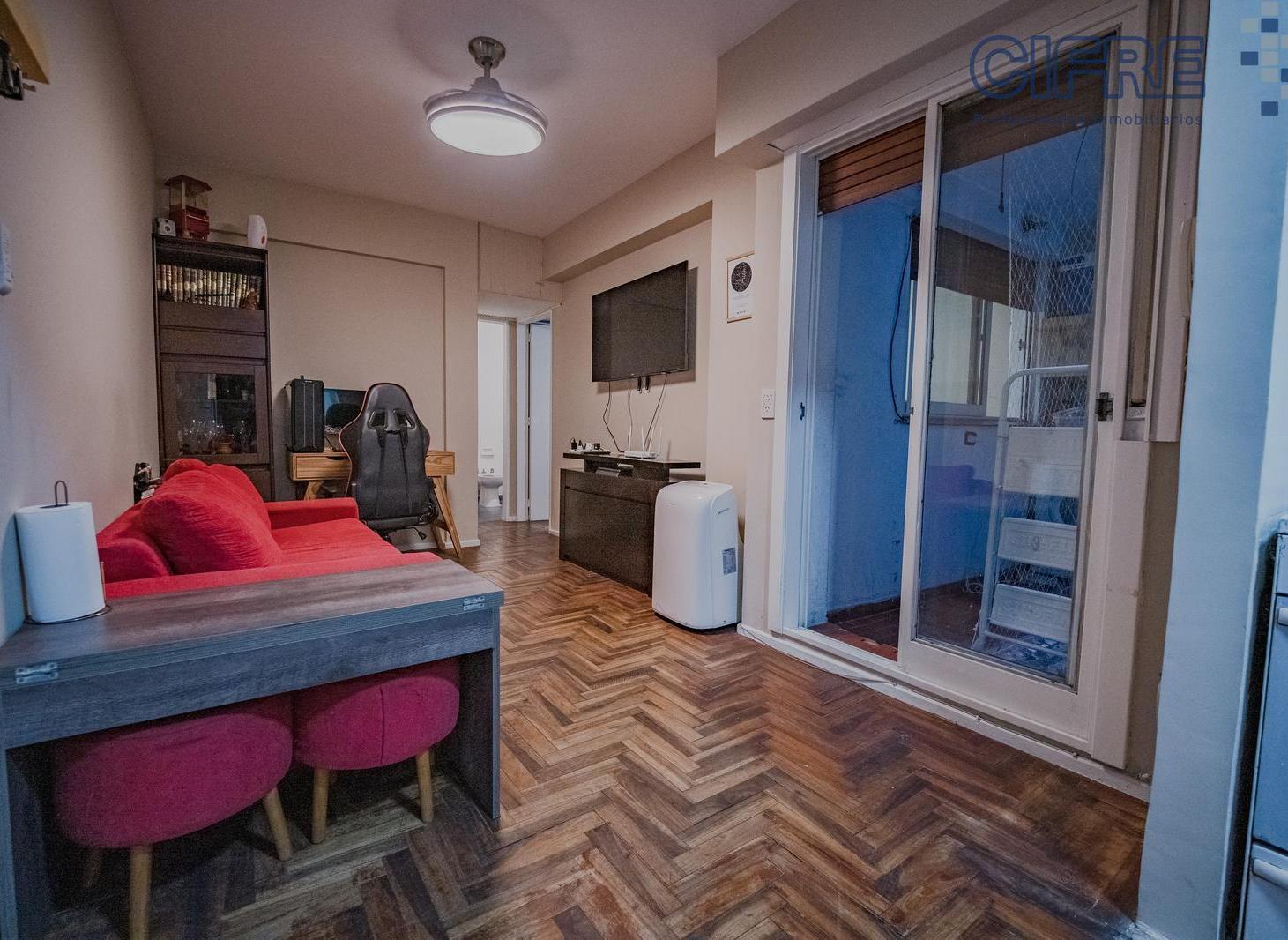 Departamento en Almagro 2 ambientes con balcón Living/Comedor con cocina integrada
