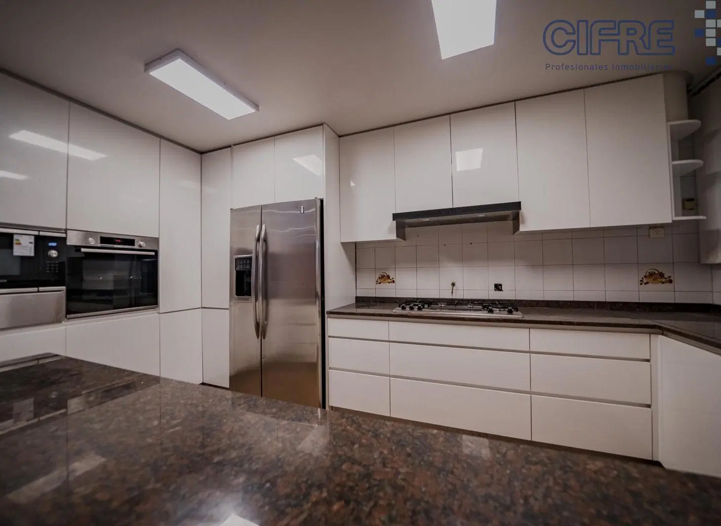 Casa lote 13x45 de todo en PB 5 ambientes jardín, pileta, quincho y cocheras  en Villa Pueyrredon 3