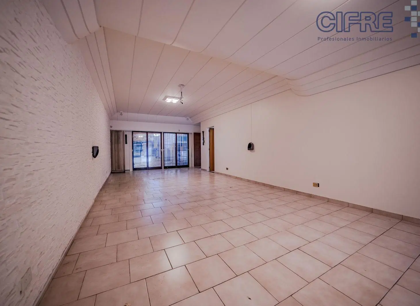 Casa lote 13x45 de todo en PB 5 ambientes jardín, pileta, quincho y cocheras  en Villa Pueyrredon 5