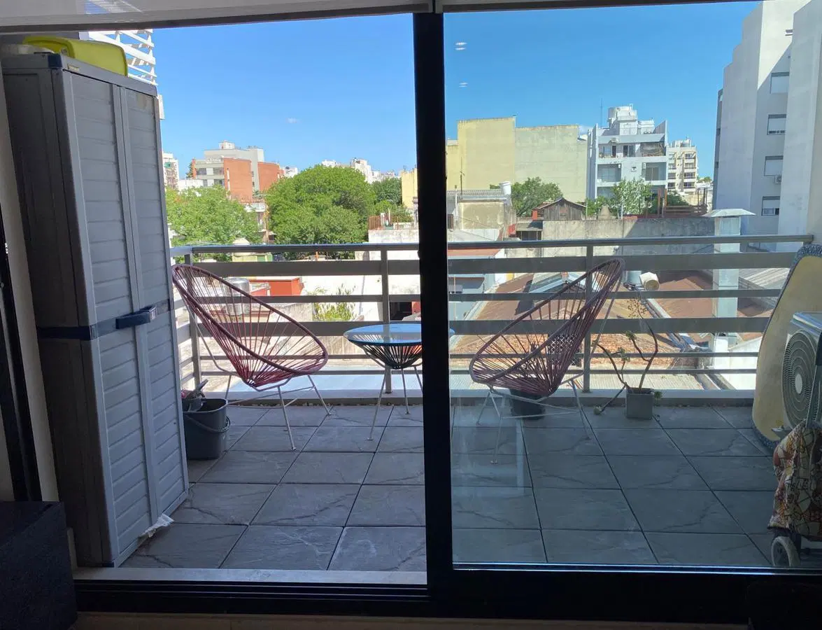 TEMPORARIO o 24 meses AMOBLADO 2 ambientes con balcón aterrazado cochera cubierta 2