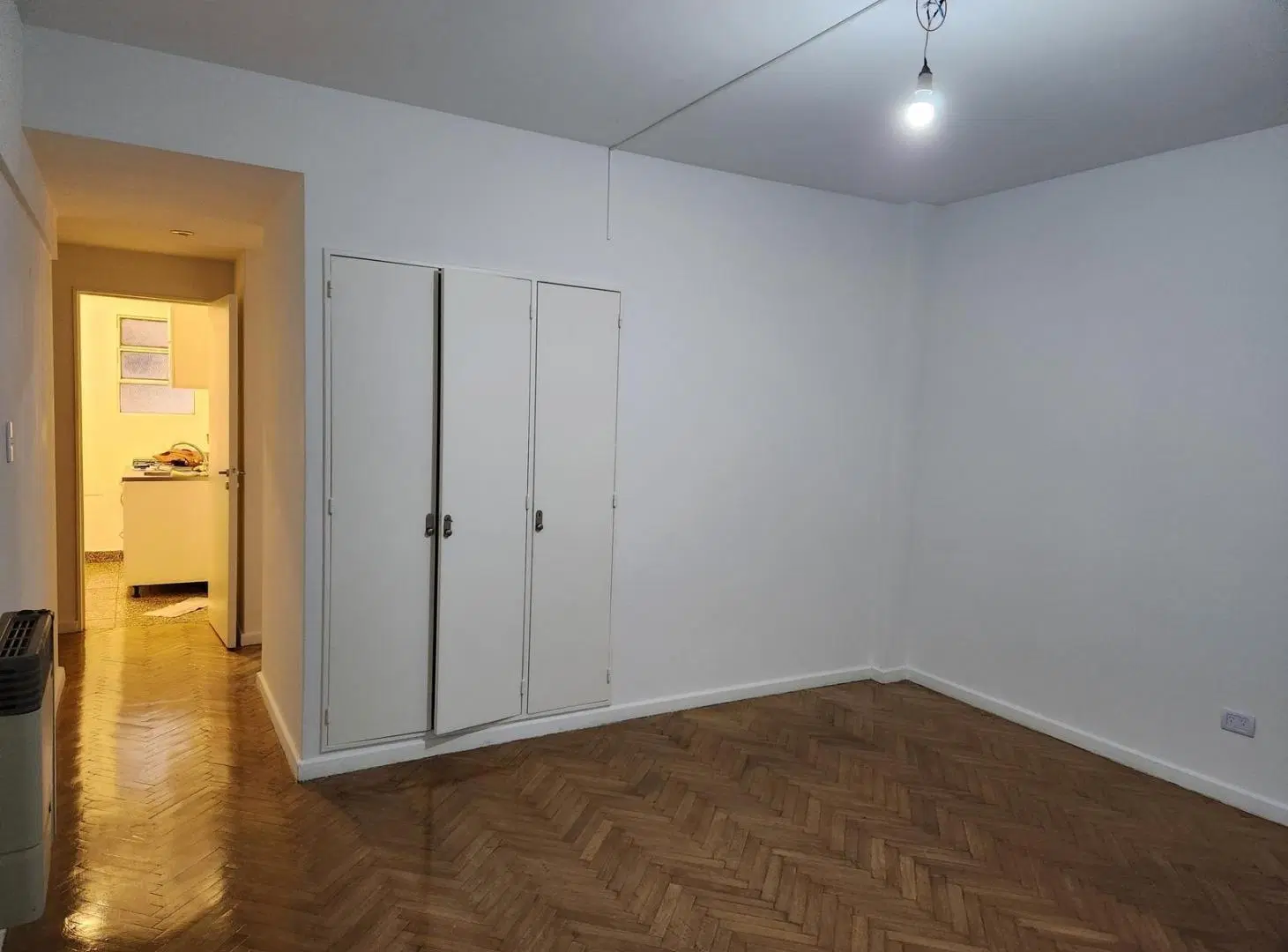 Departamento de 2 ambientes, 1er piso por escalera Lavadero independiente. 4