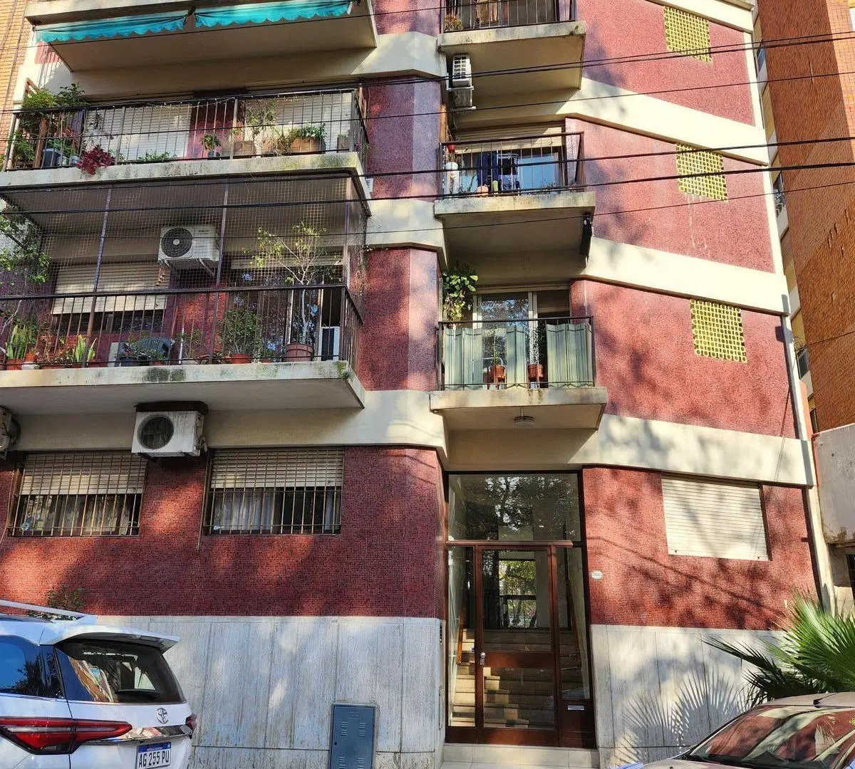Departamento de 2 ambientes, 1er piso por escalera Lavadero independiente. 3