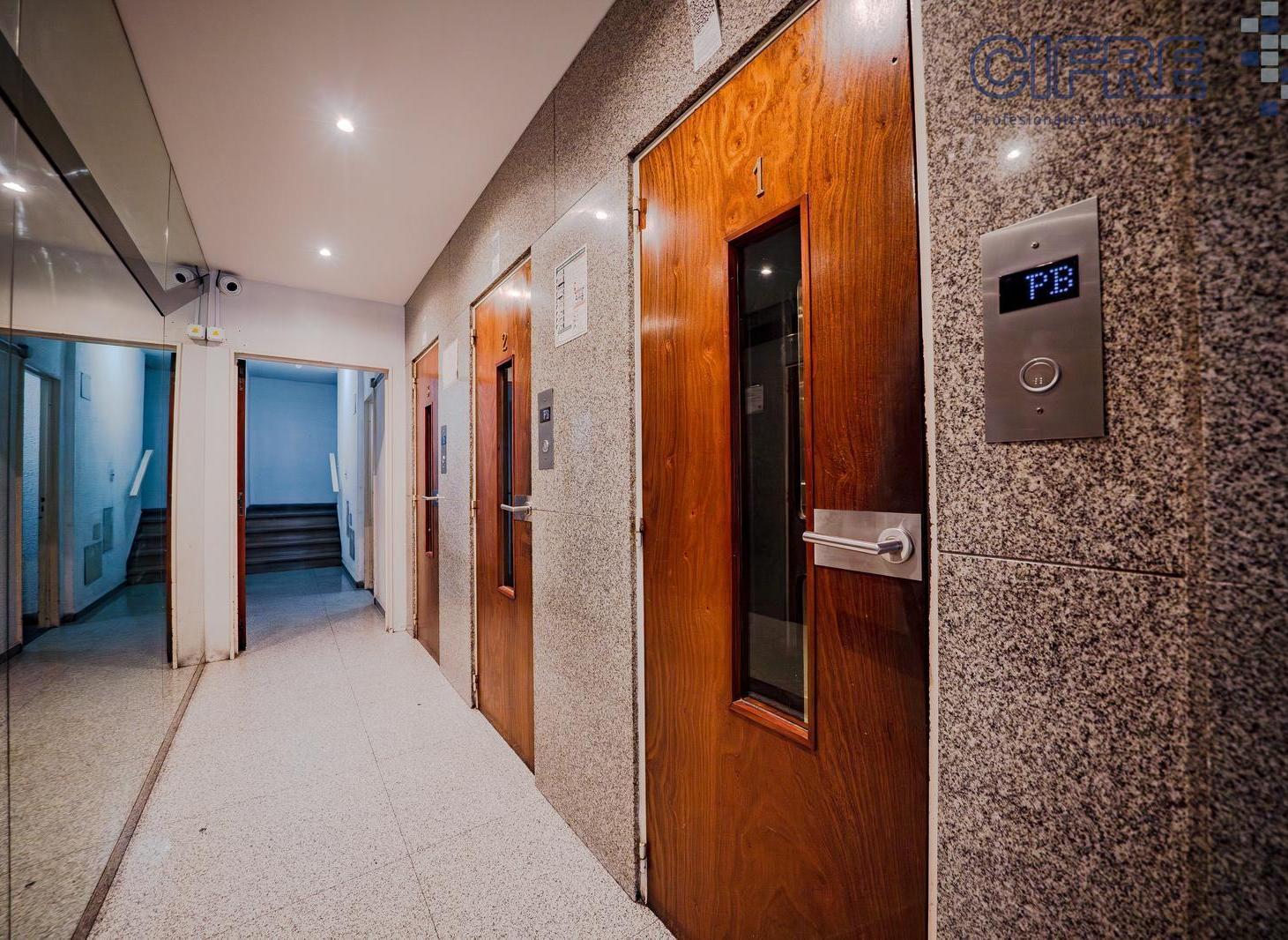 Foto de Departamento Monoambiente con Patio Apto Profesional en Monroe y Av, imagen 2