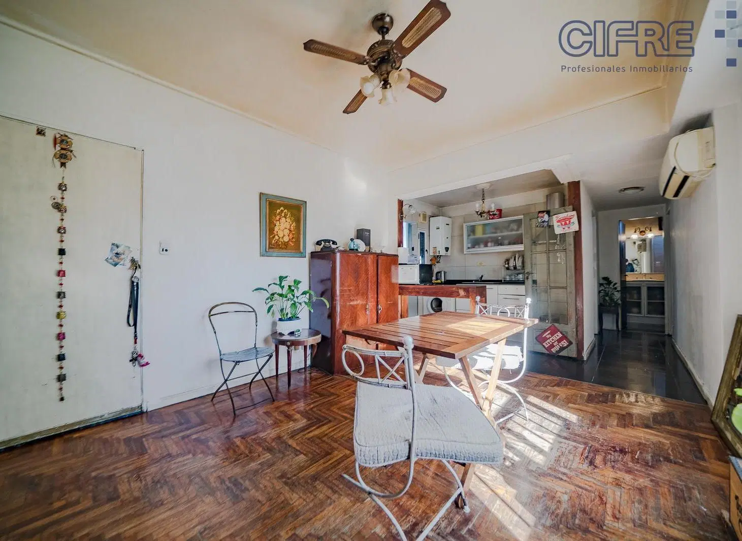 Departamento de 3 ambientes semipiso con balcón francés 1