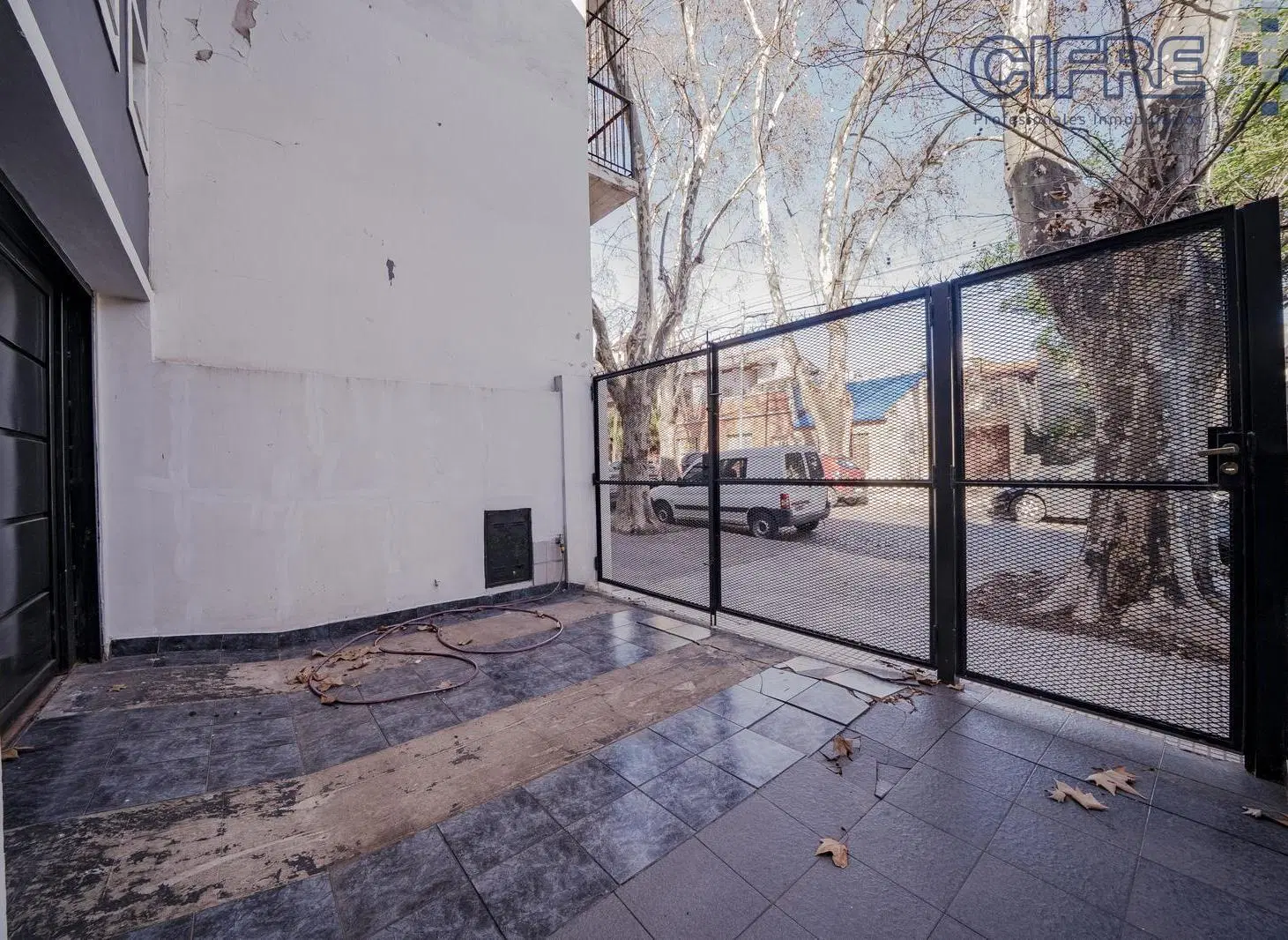 Casa en 2 plantas 4 dormitorios   2 cocheras Jardín con parrilla Villa Devoto 5