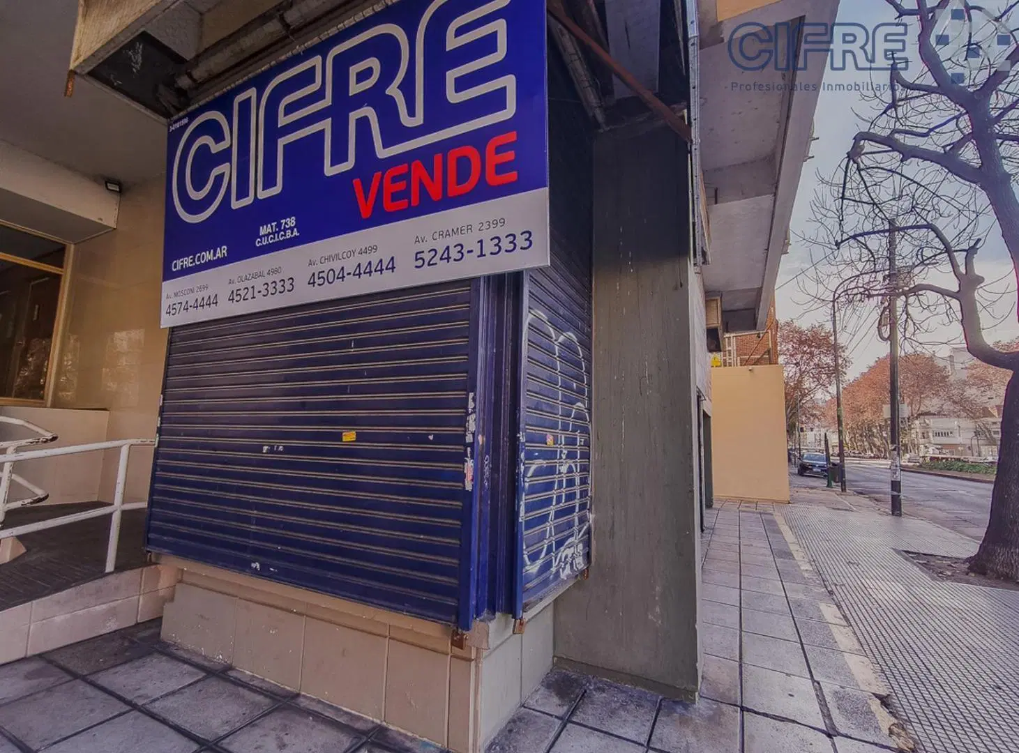 Local en esquina en Av. Juan B. Justo, Villa Crespo, luminoso con buena distribución 1