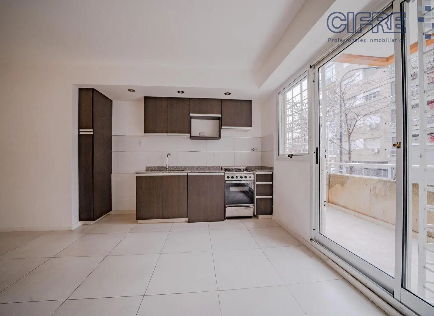 Departamento en Villa Devoto 2 ambientes al frente 2 baños, balcón aterrazado y gran patio. 8
