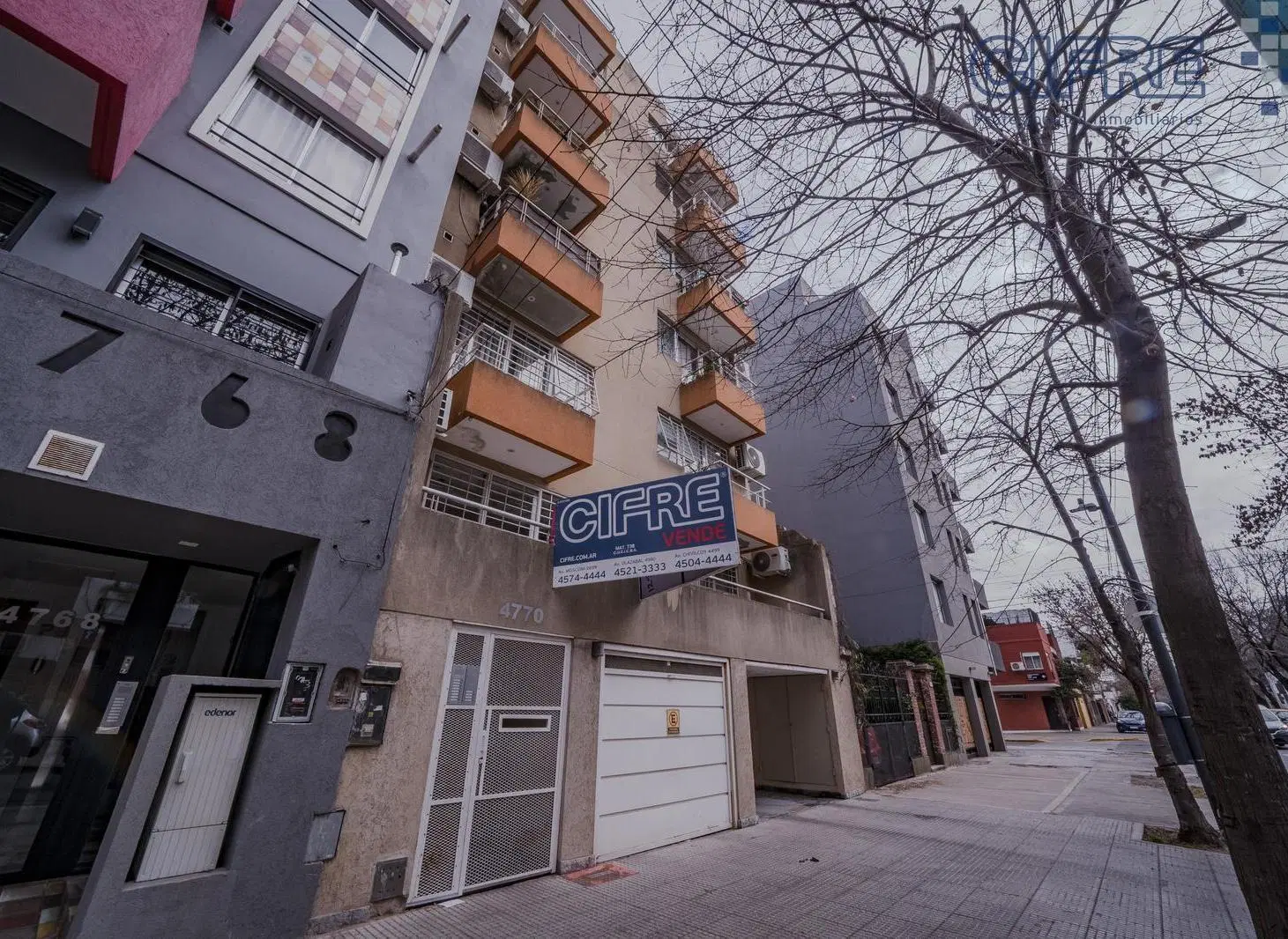 Departamento en Villa Devoto 2 ambientes al frente 2 baños, balcón aterrazado y gran patio. 2