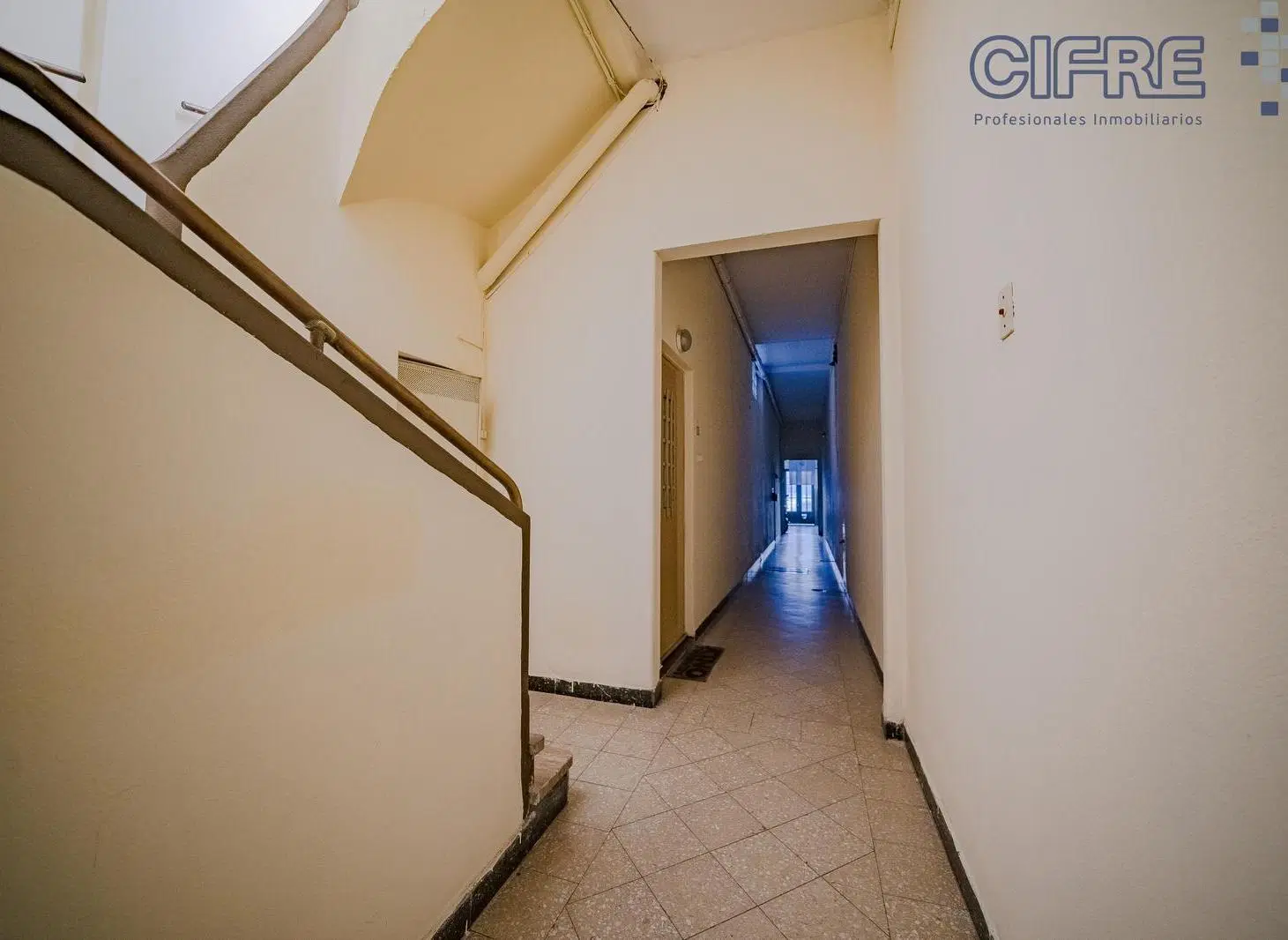 PH 3 ambientes en 2do piso por escalera. A reciclar! 1