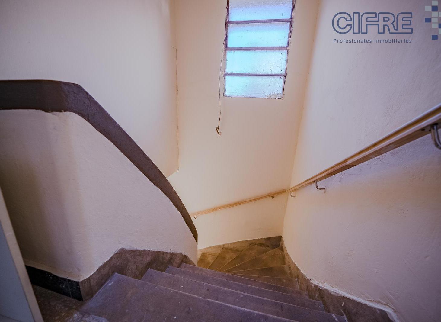 Foto de PH 3 ambientes en 2do piso por escalera. A reciclar!, imagen 4