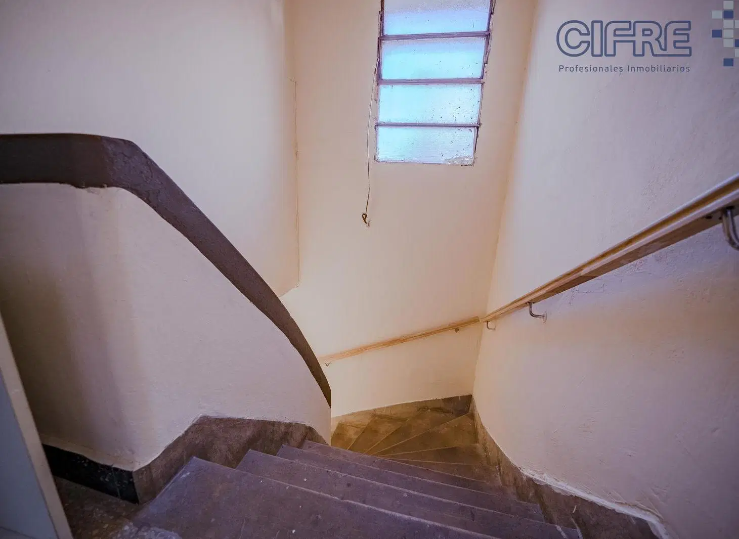 PH 3 ambientes en 2do piso por escalera. A reciclar! 4