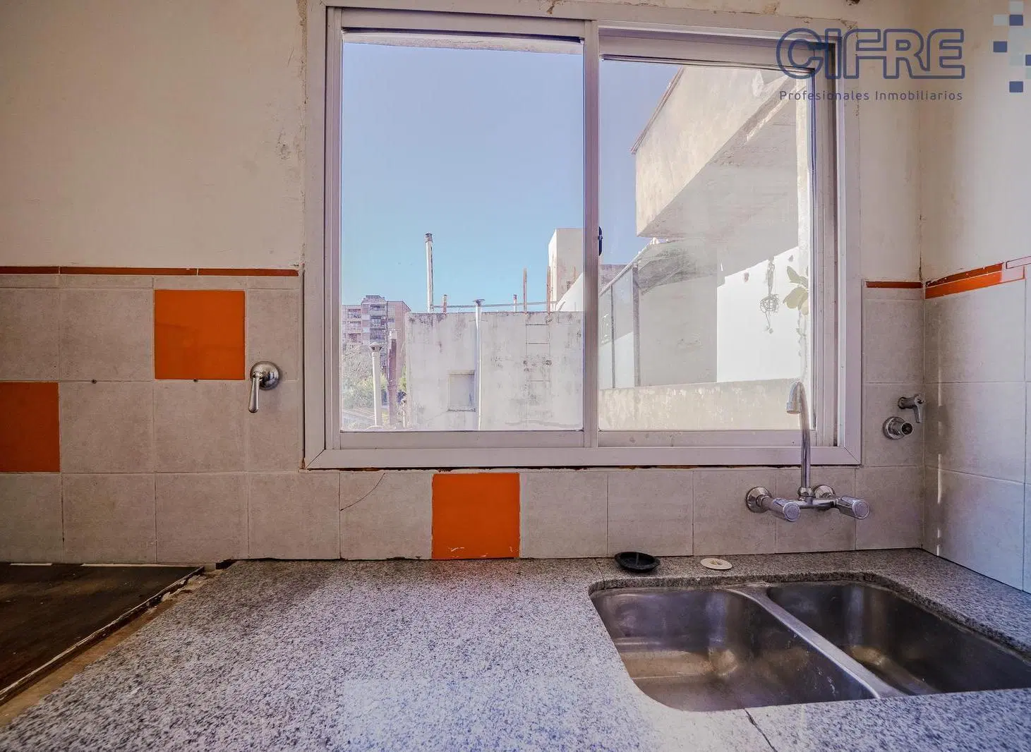 PH a refaccionar de 3 ambientes en primer piso por escalera, entrada indepte en Agronomia 8