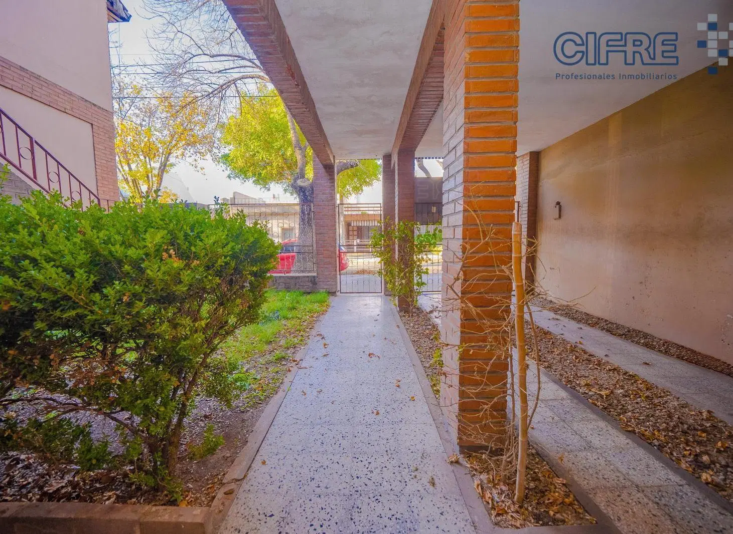 PH tipo casa de 3 ambientes con patio jardín cochera en Villa Urquiza 4