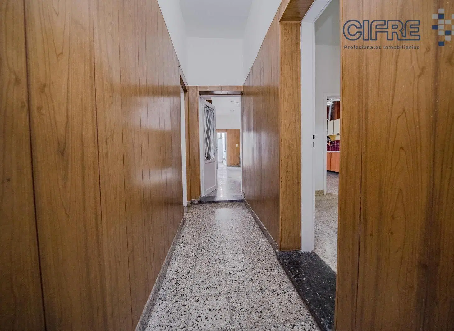 PH tipo casa de 3 ambientes con patio jardín cochera en Villa Urquiza 2