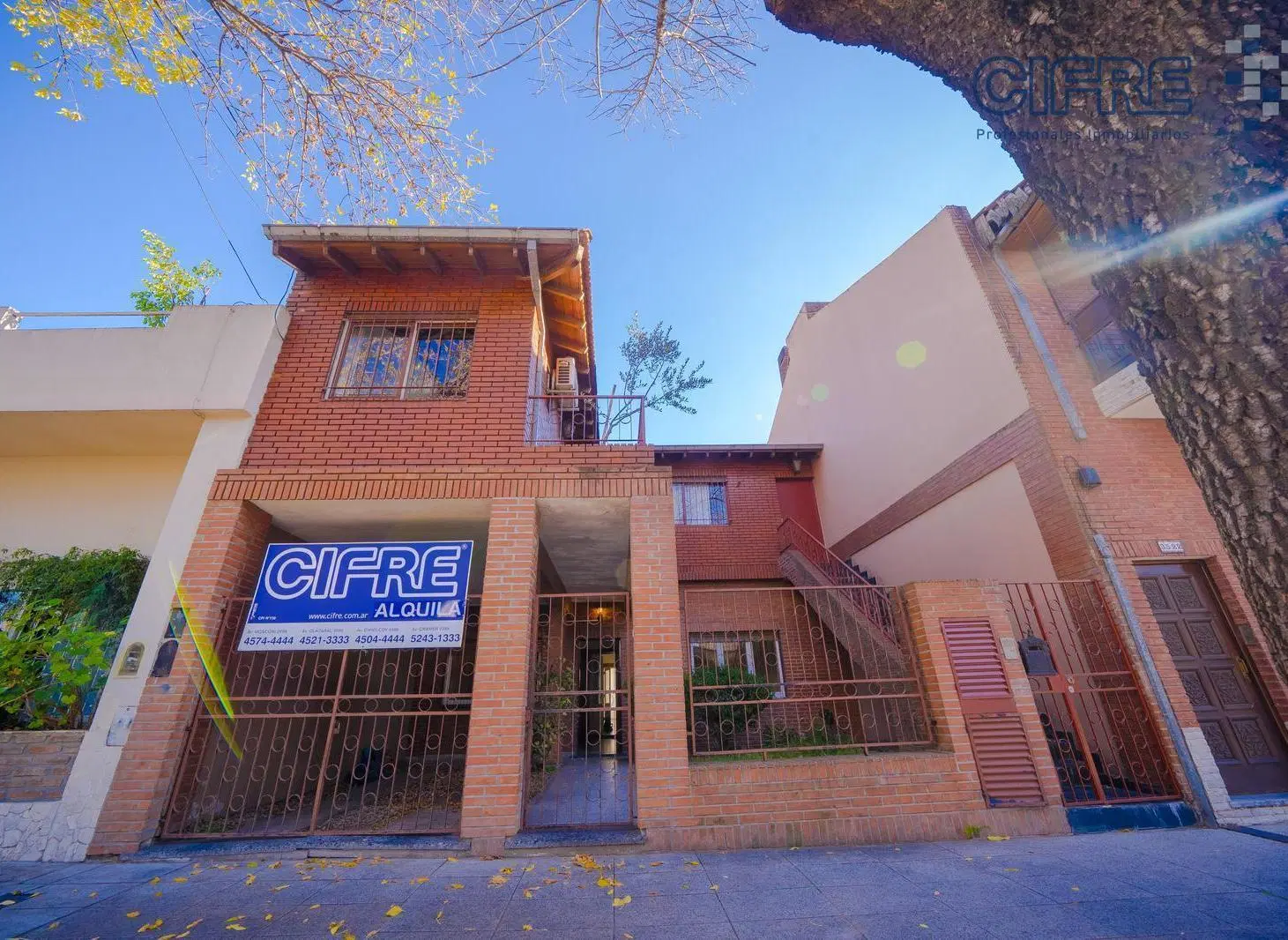 PH tipo casa de 3 ambientes con patio jardín cochera en Villa Urquiza 3