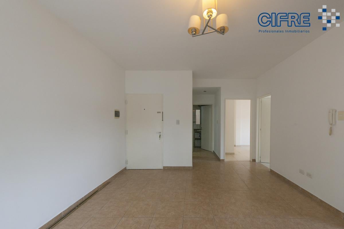 Foto de Departamento 3 ambientes baño y toilette balcón una cuadra Shopping Devoto, imagen 2