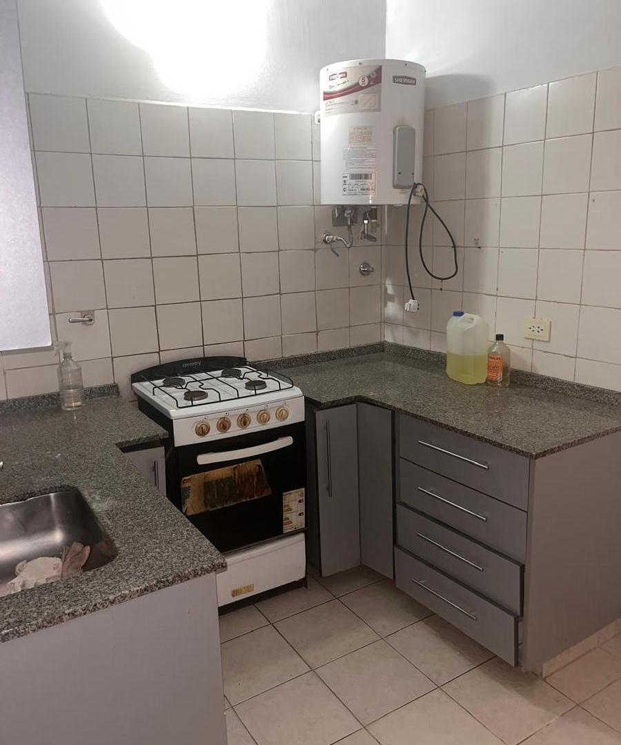 Foto de PH en Villa Devoto 2 ambientes al frente con patio bajas expensas a una cuadra de Shopping Devoto, imagen 3