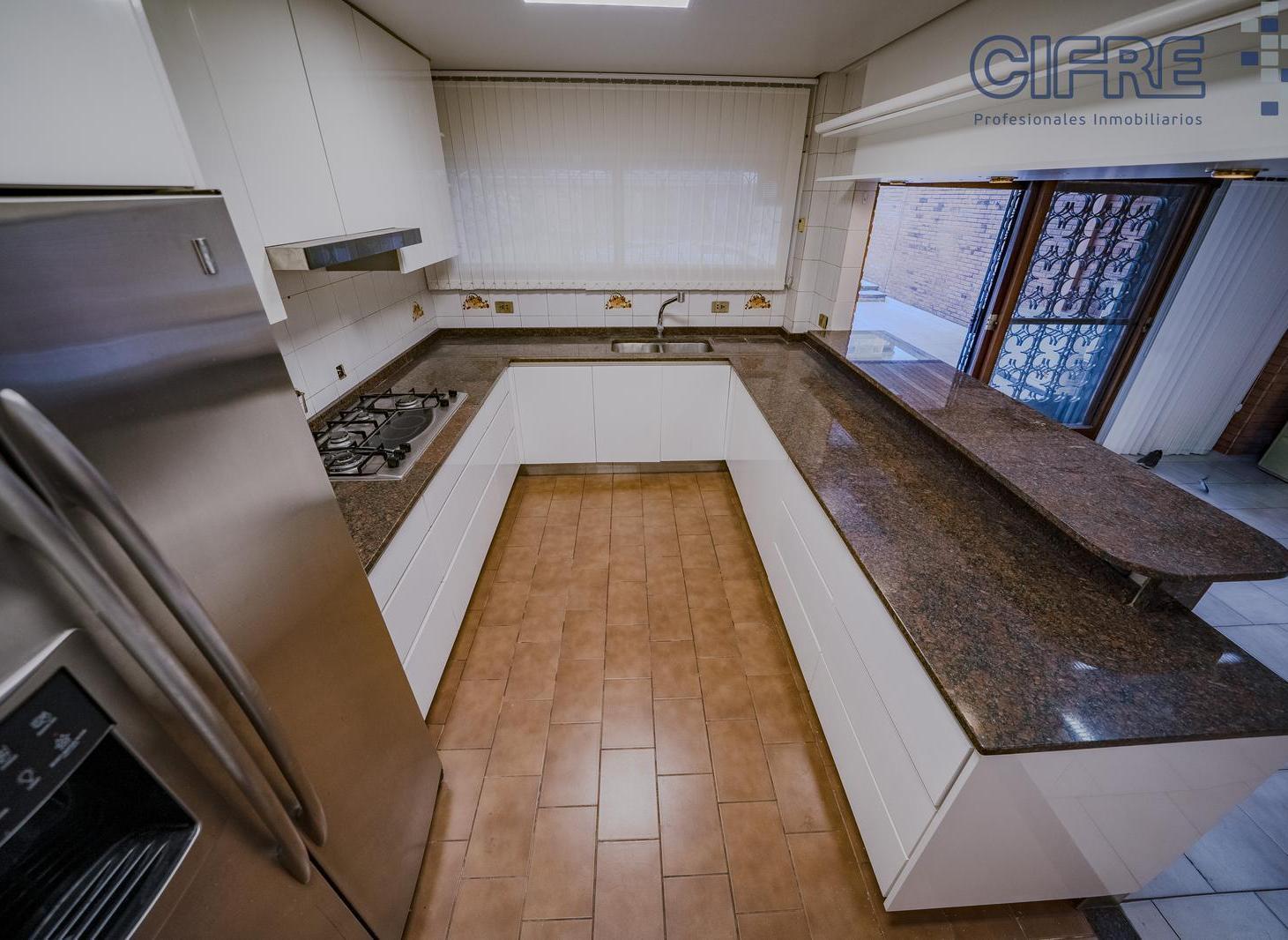 Foto de Lote 13x45 USAB 1 Casa 5 ambientes jardín, pileta, quincho y cocheras, imagen 4