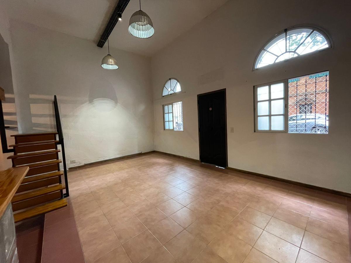 Foto de Espectacular PH tipo loft de 2 ambientes al frente con entrada, imagen 4
