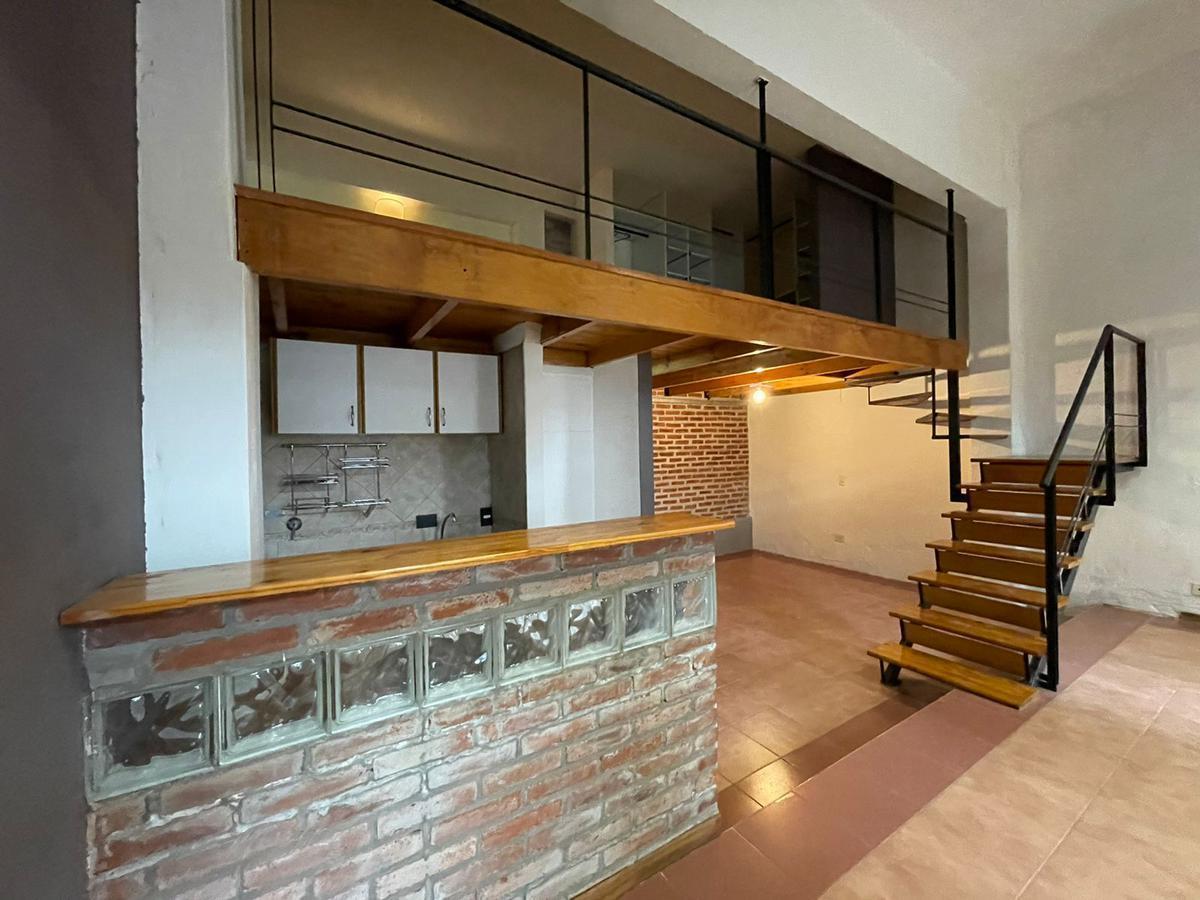 Foto de Espectacular PH tipo loft de 2 ambientes al frente con entrada, imagen 1